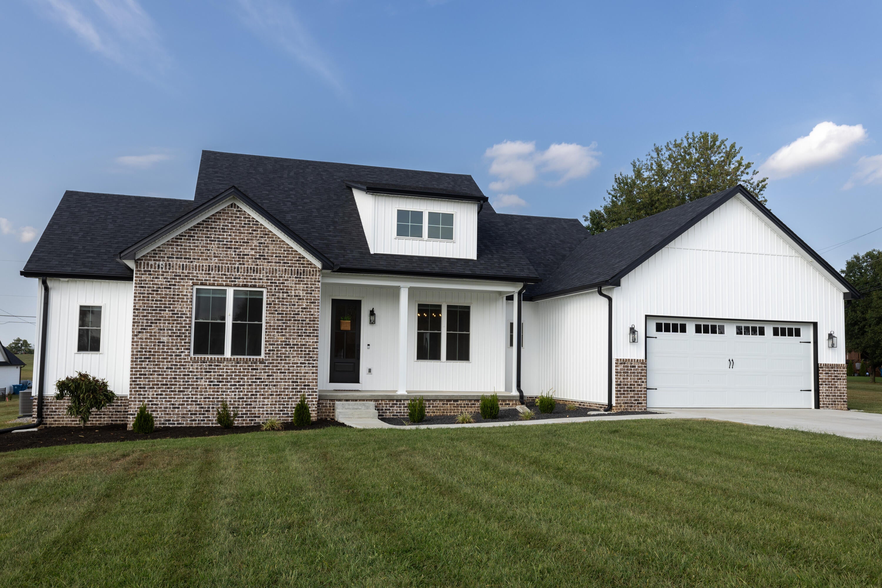 589 Harvest Lane — photo