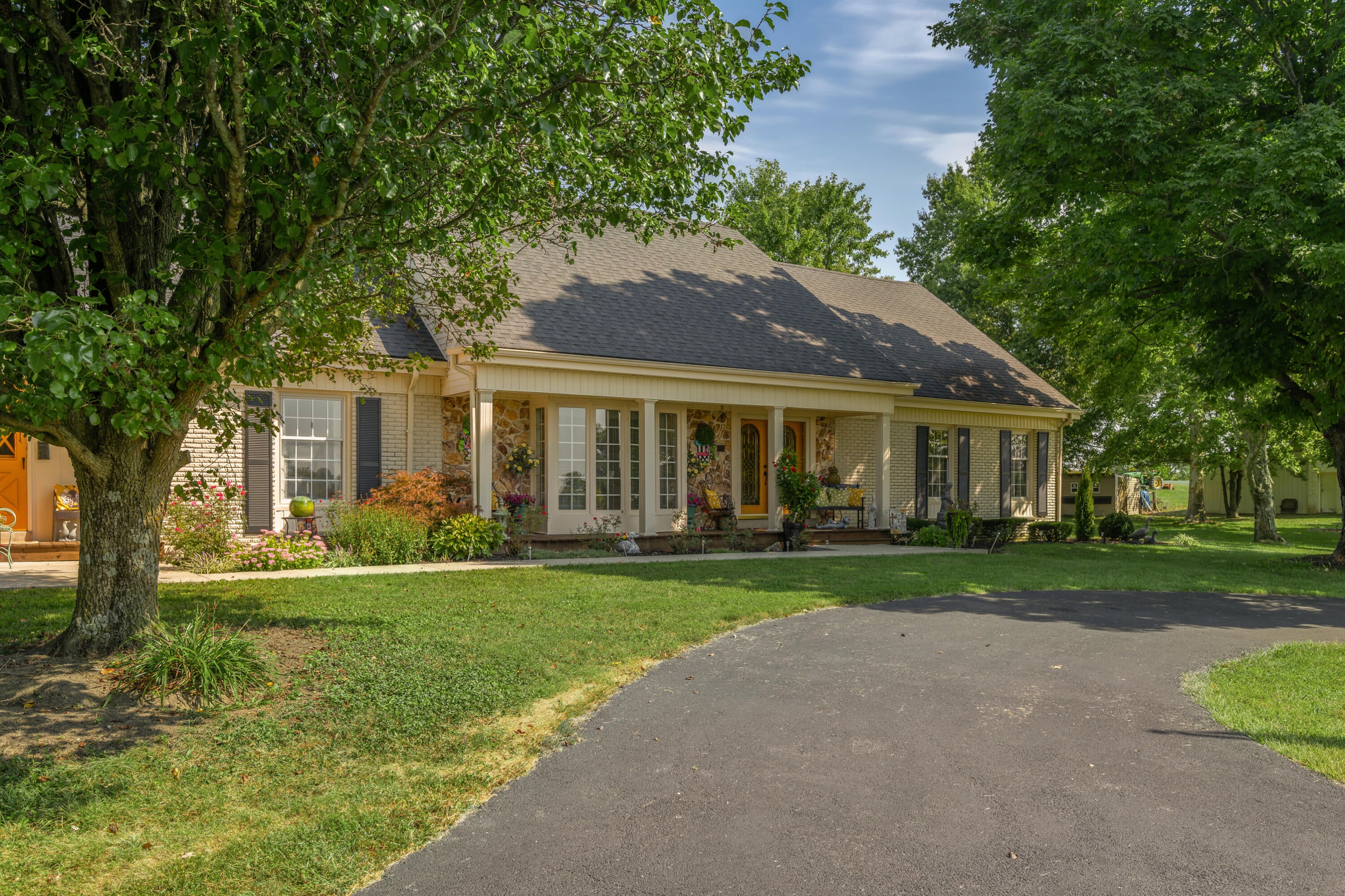 5487 Athens Walnut Hill Pike — photo