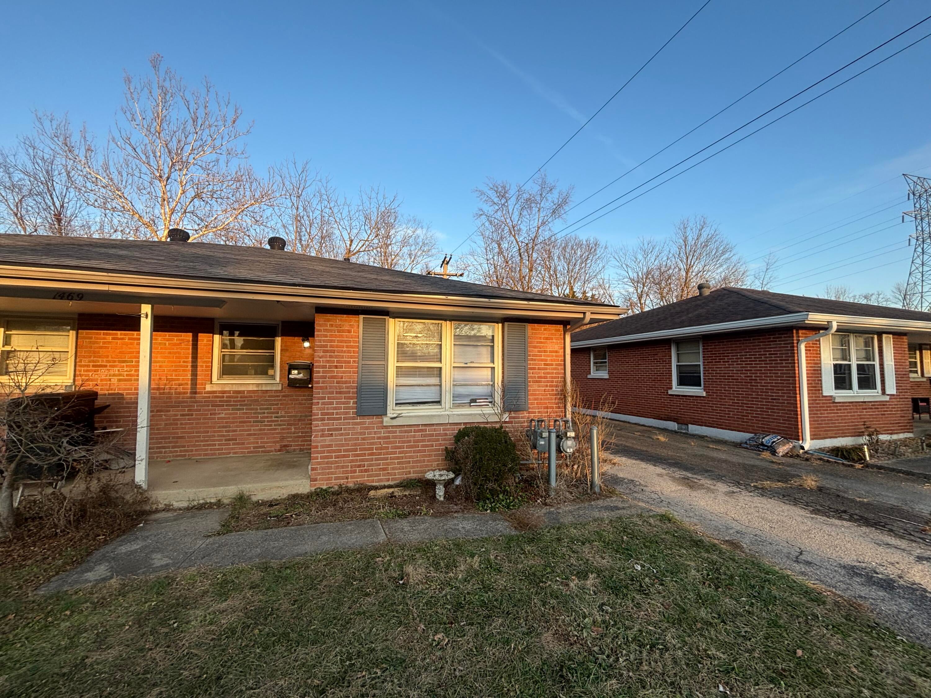 1469 Huntsville Drive B — photo