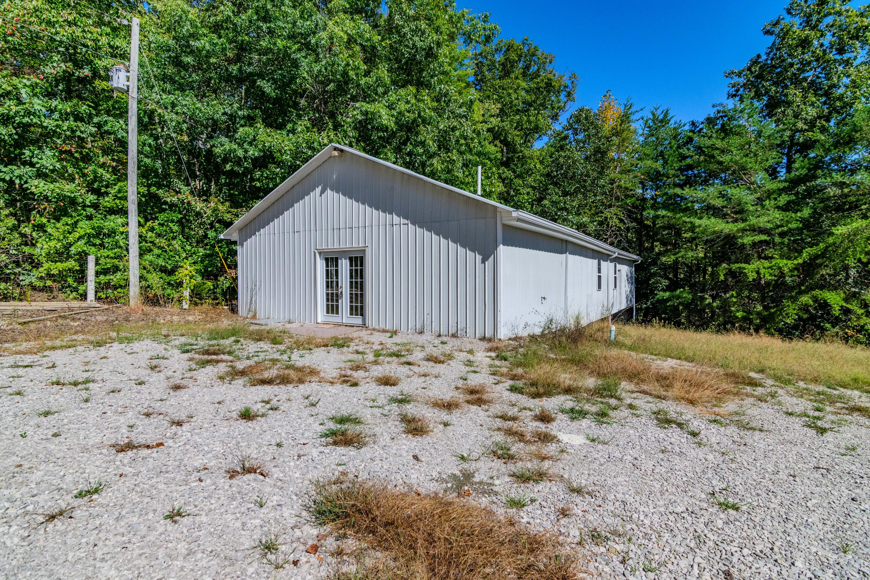 707 Pine Woods Road — photo