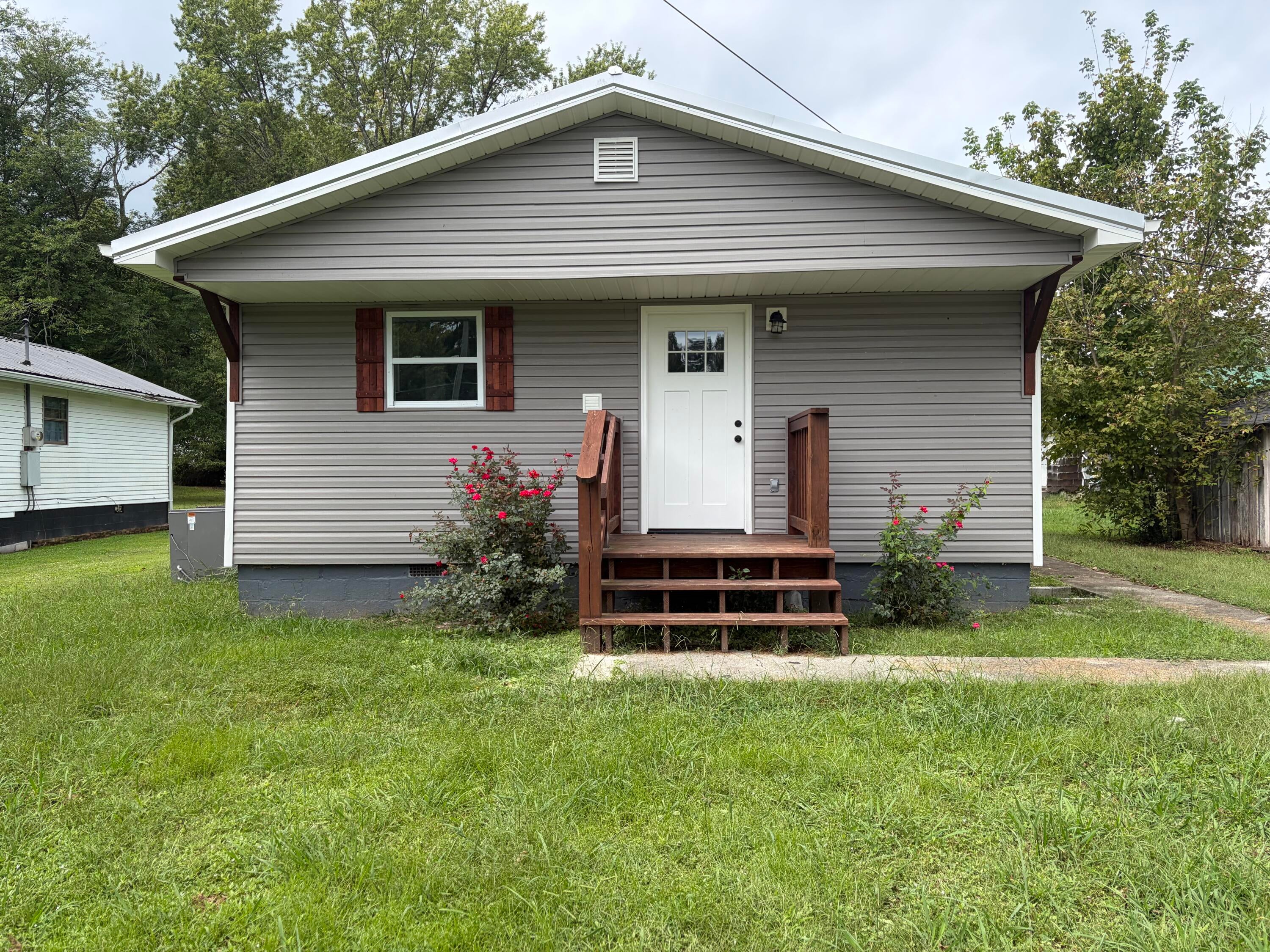 1801 & 1801 1/2 Exeter Avenue — photo