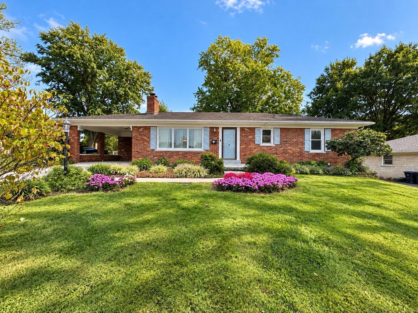 1037 Algonquin Trail — photo