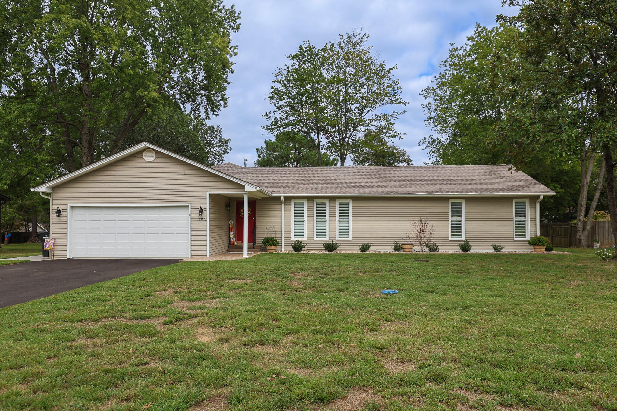 4350 Wellingborough Lane — photo