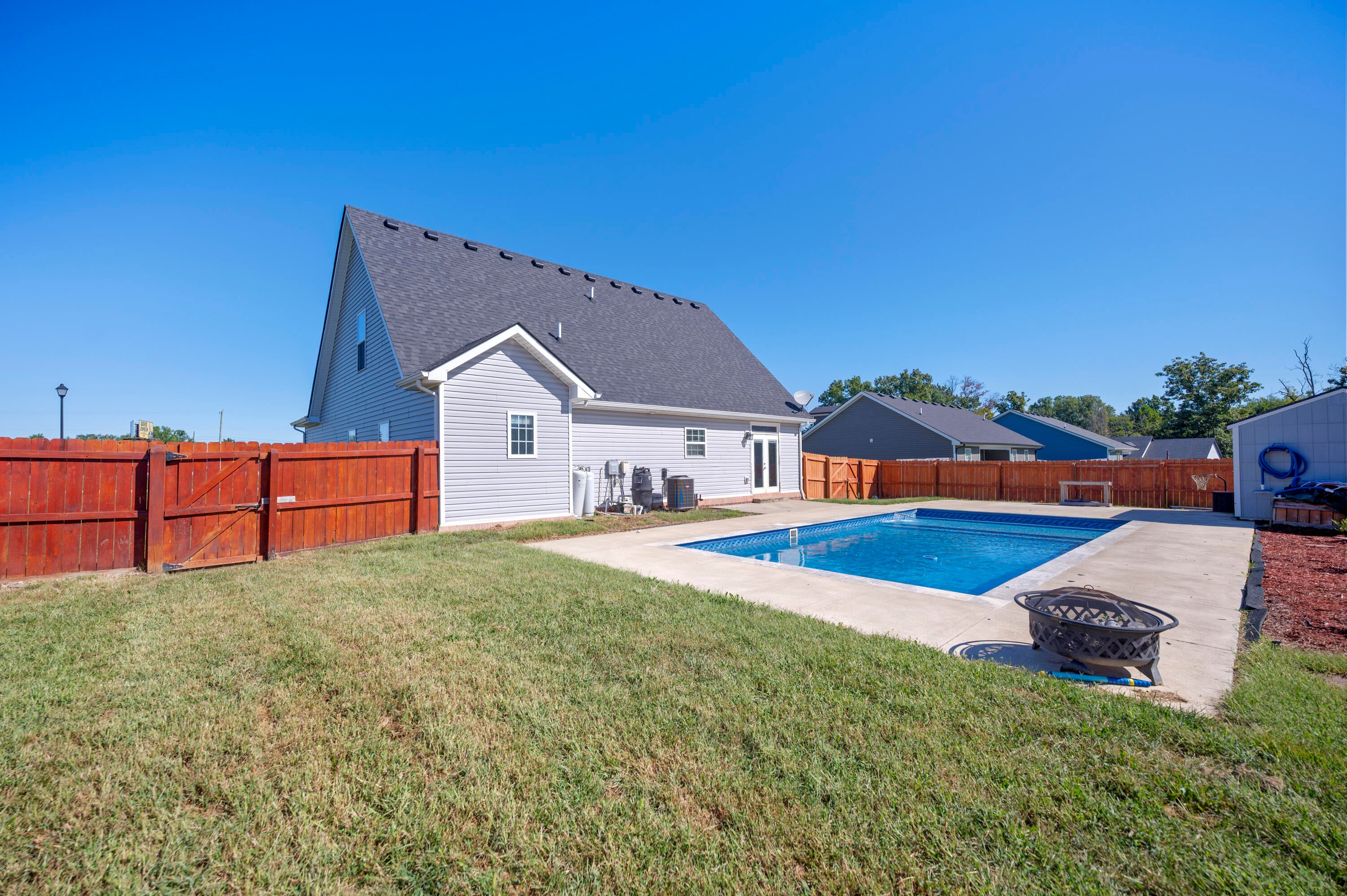 205 Bentley Way — photo