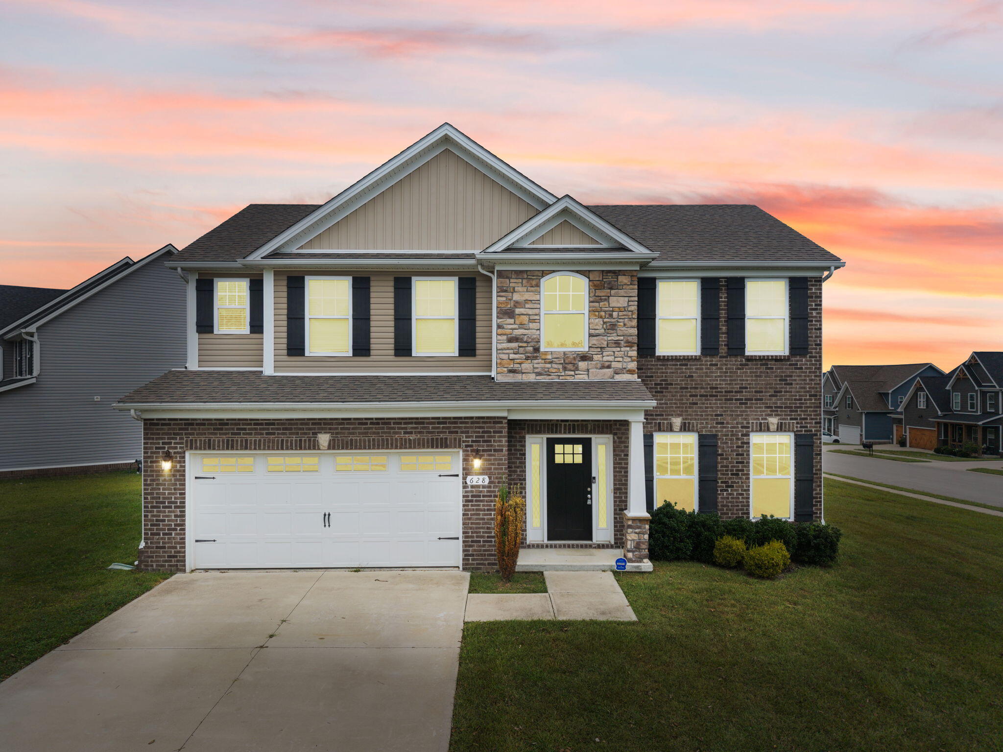 628 Shaker Drive — photo