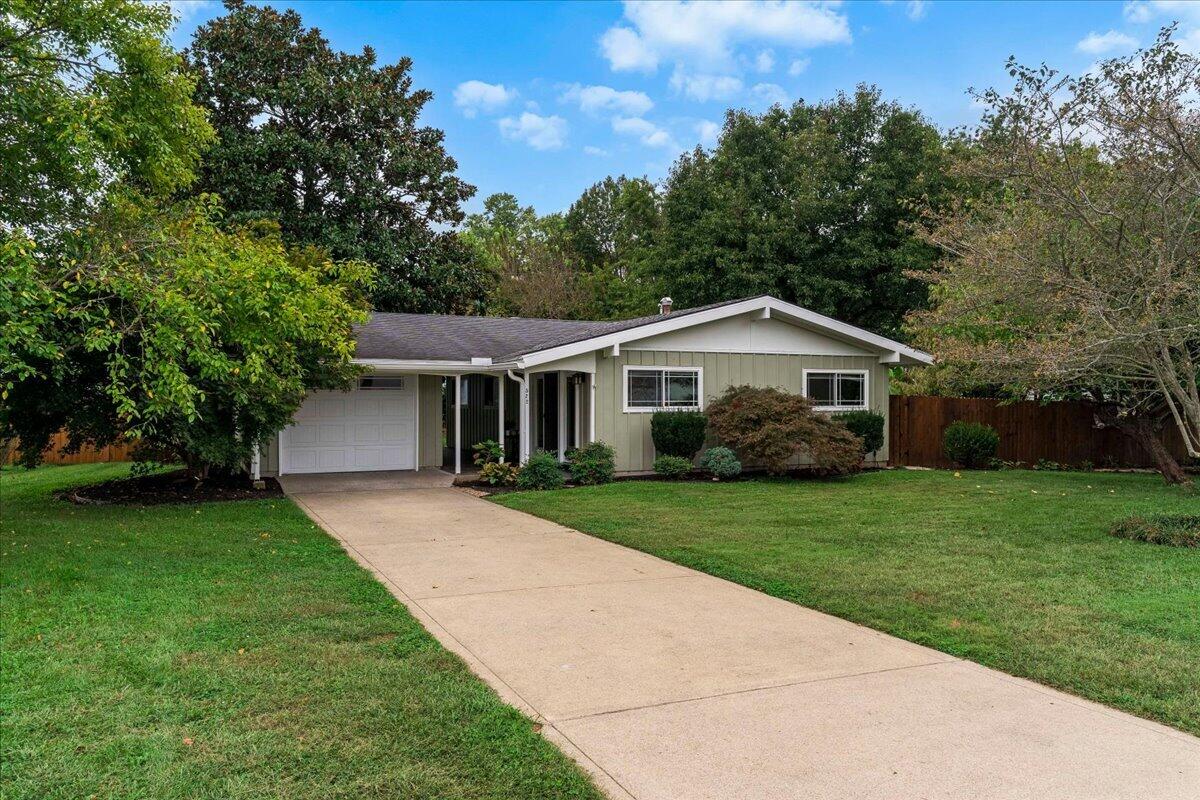 522 Parkside Drive — photo
