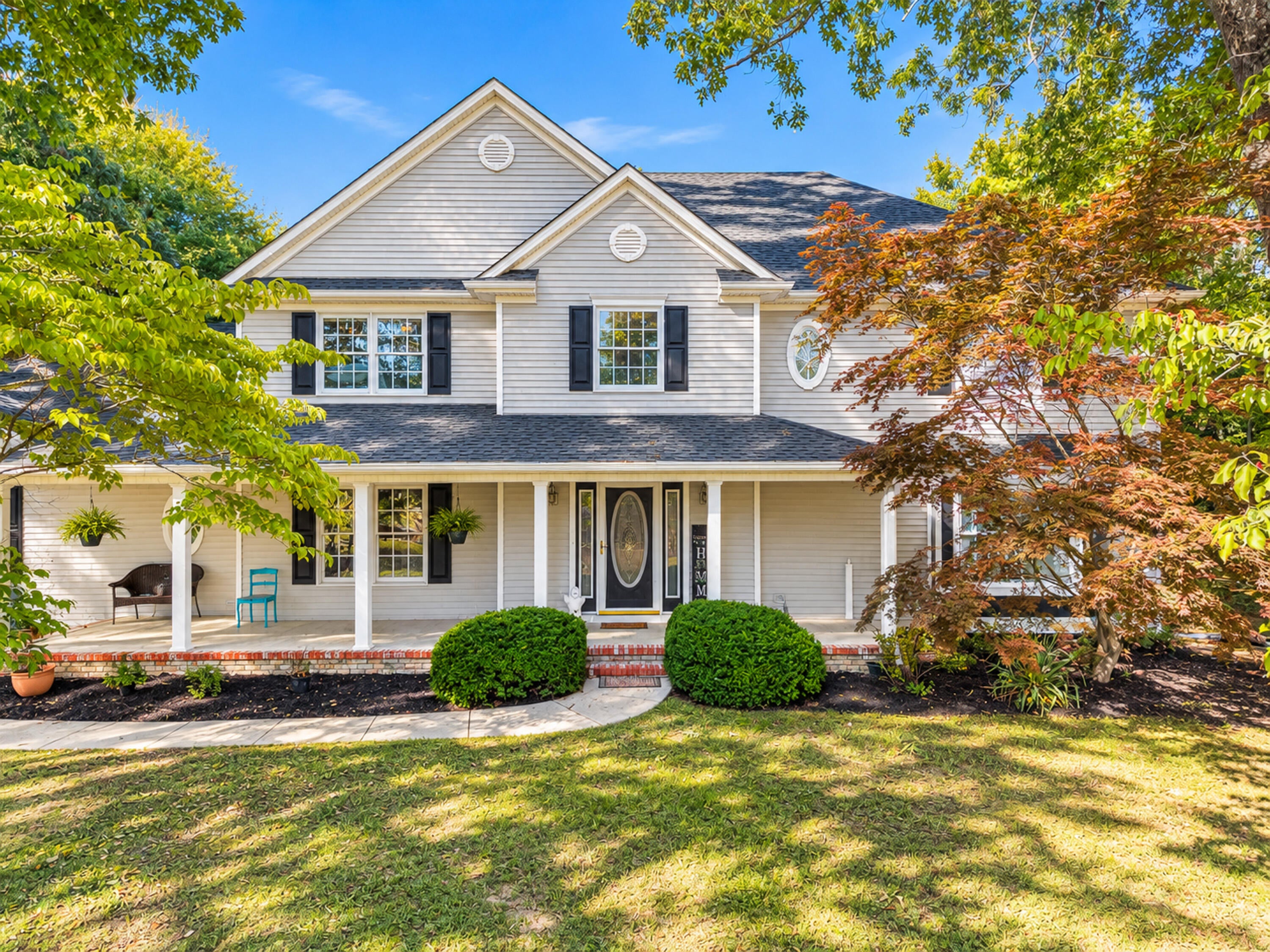 451 Woodside Drive — photo