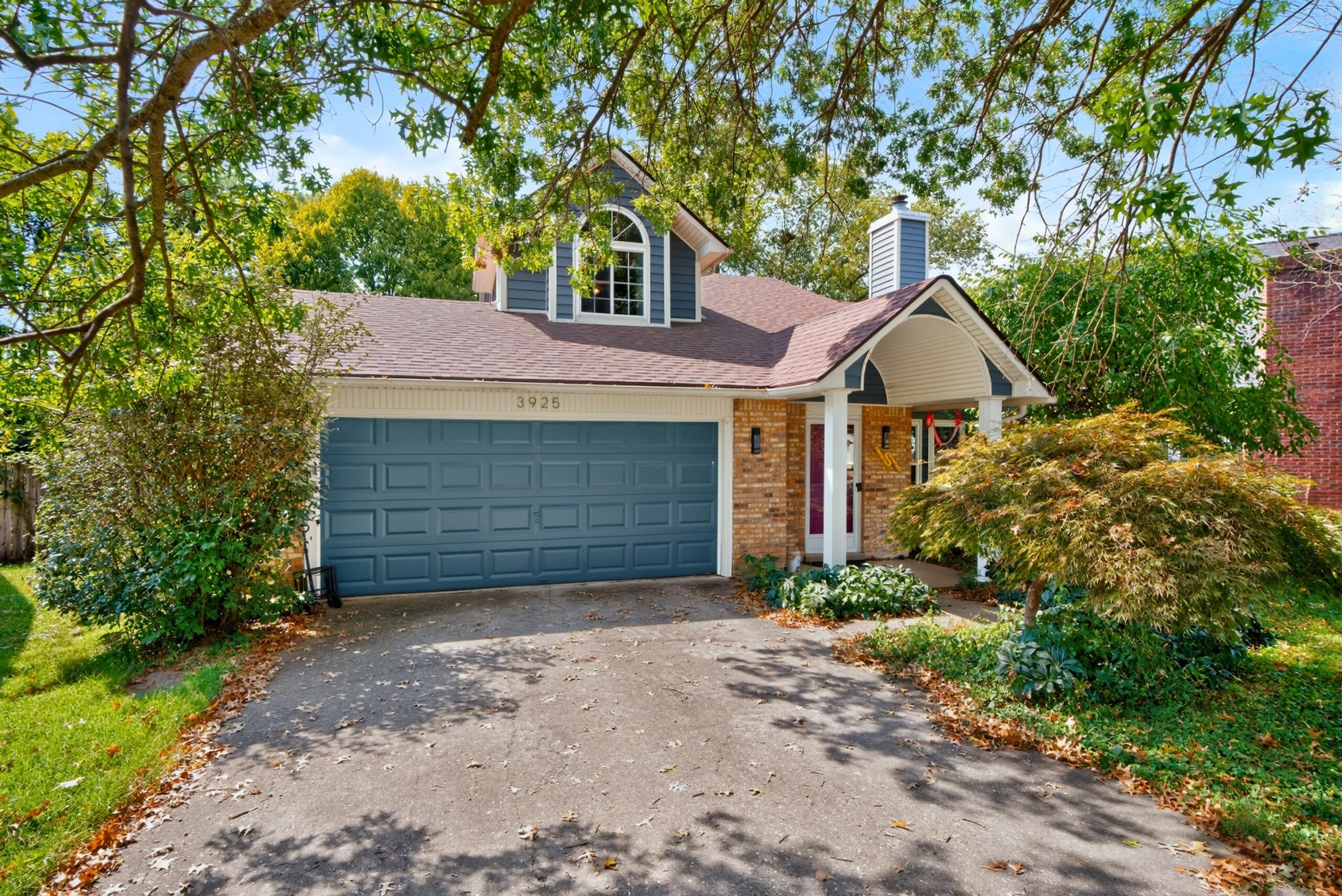 3925 Hillside Drive — photo