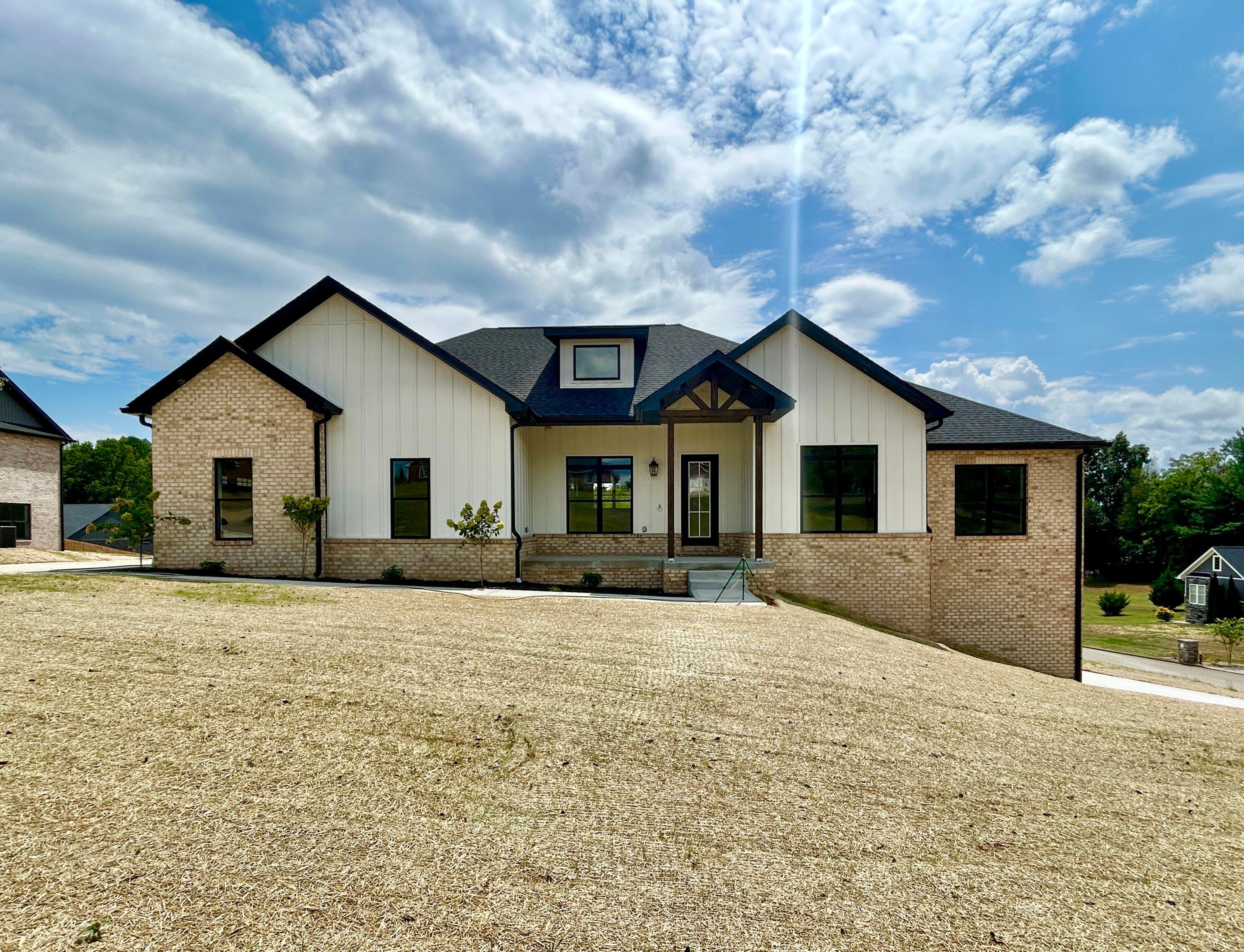 442 Woods Edge Drive — photo