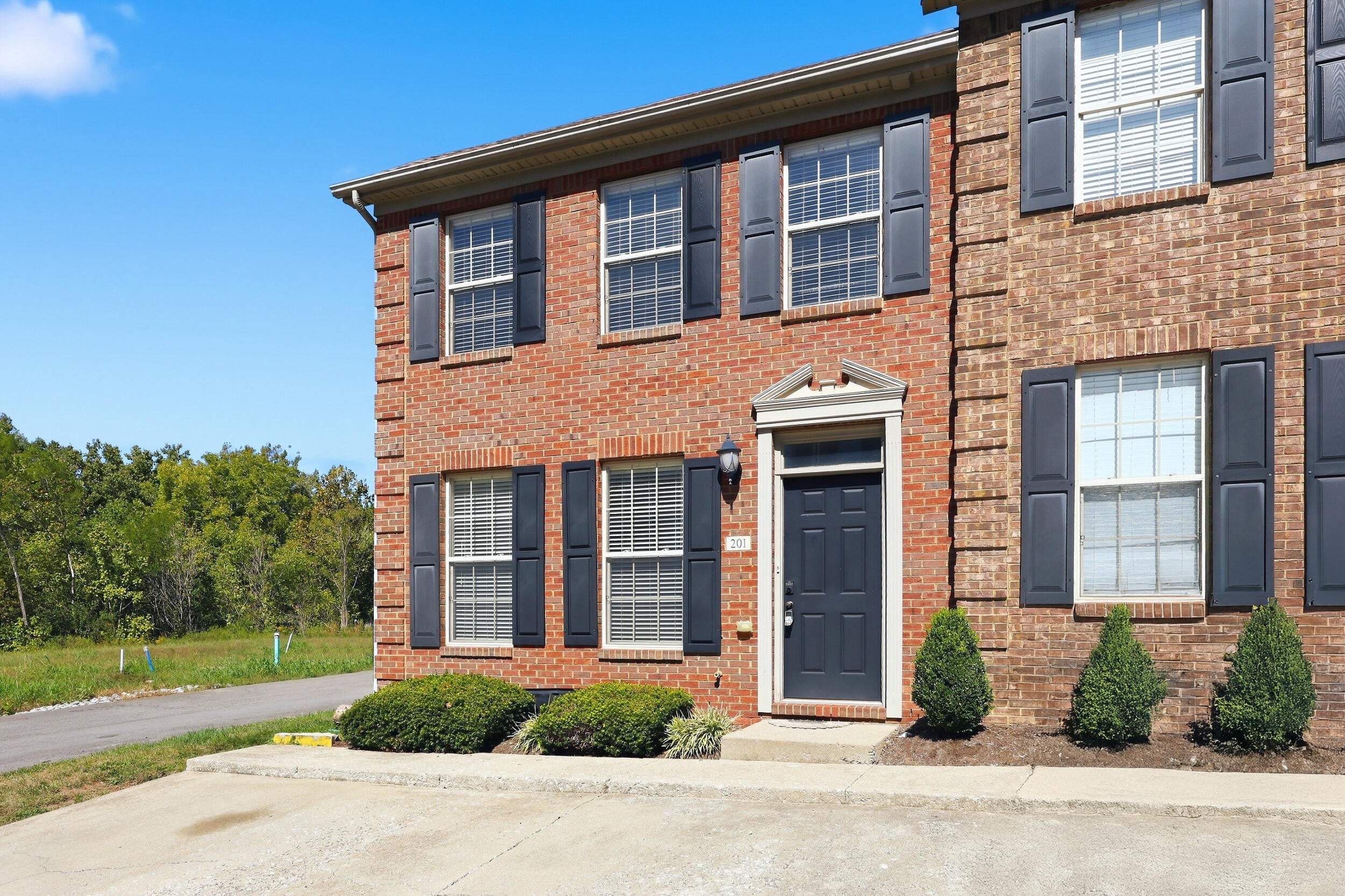 1145 Appian Crossing Way 201 — photo