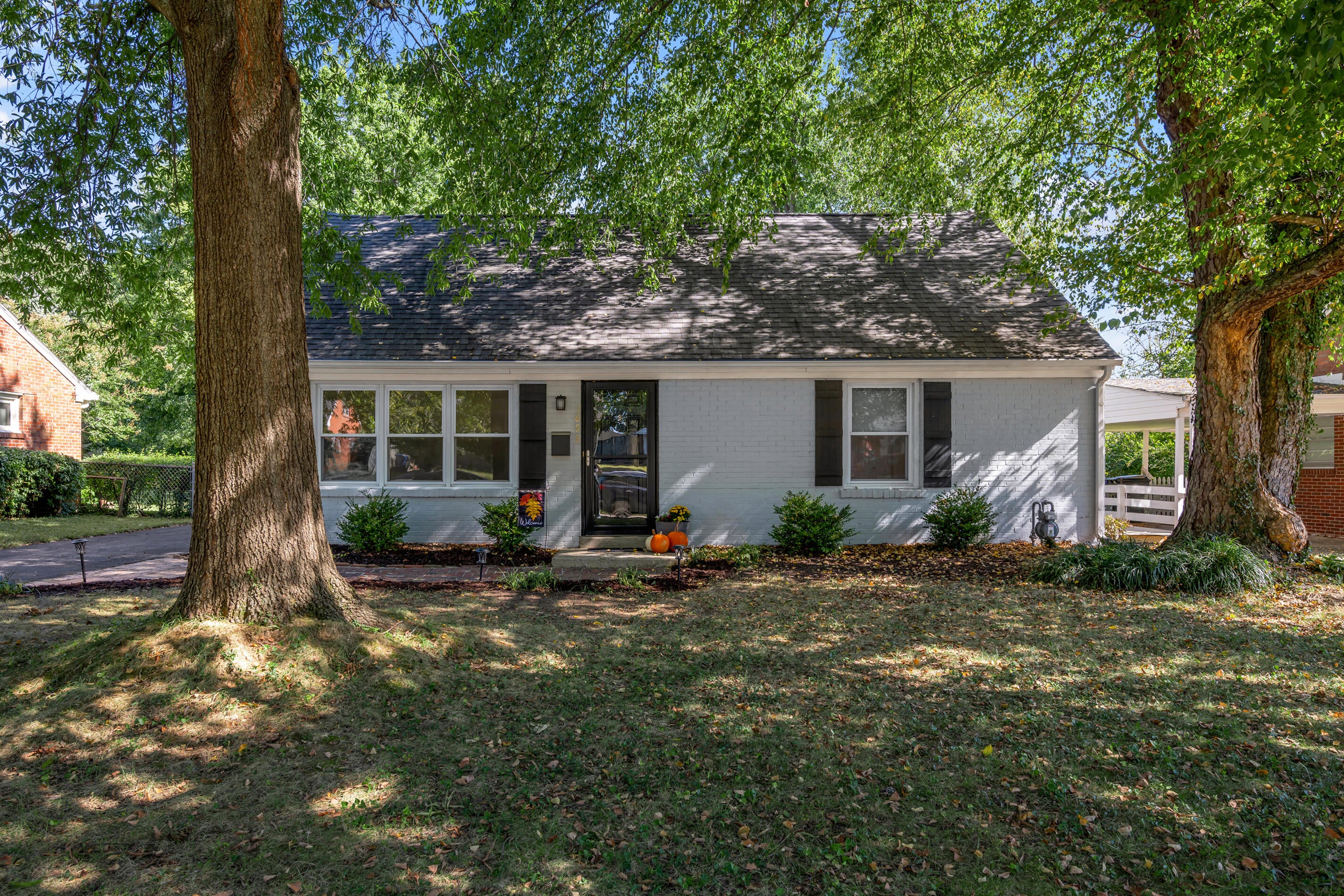 1653 Lindy Lane — photo
