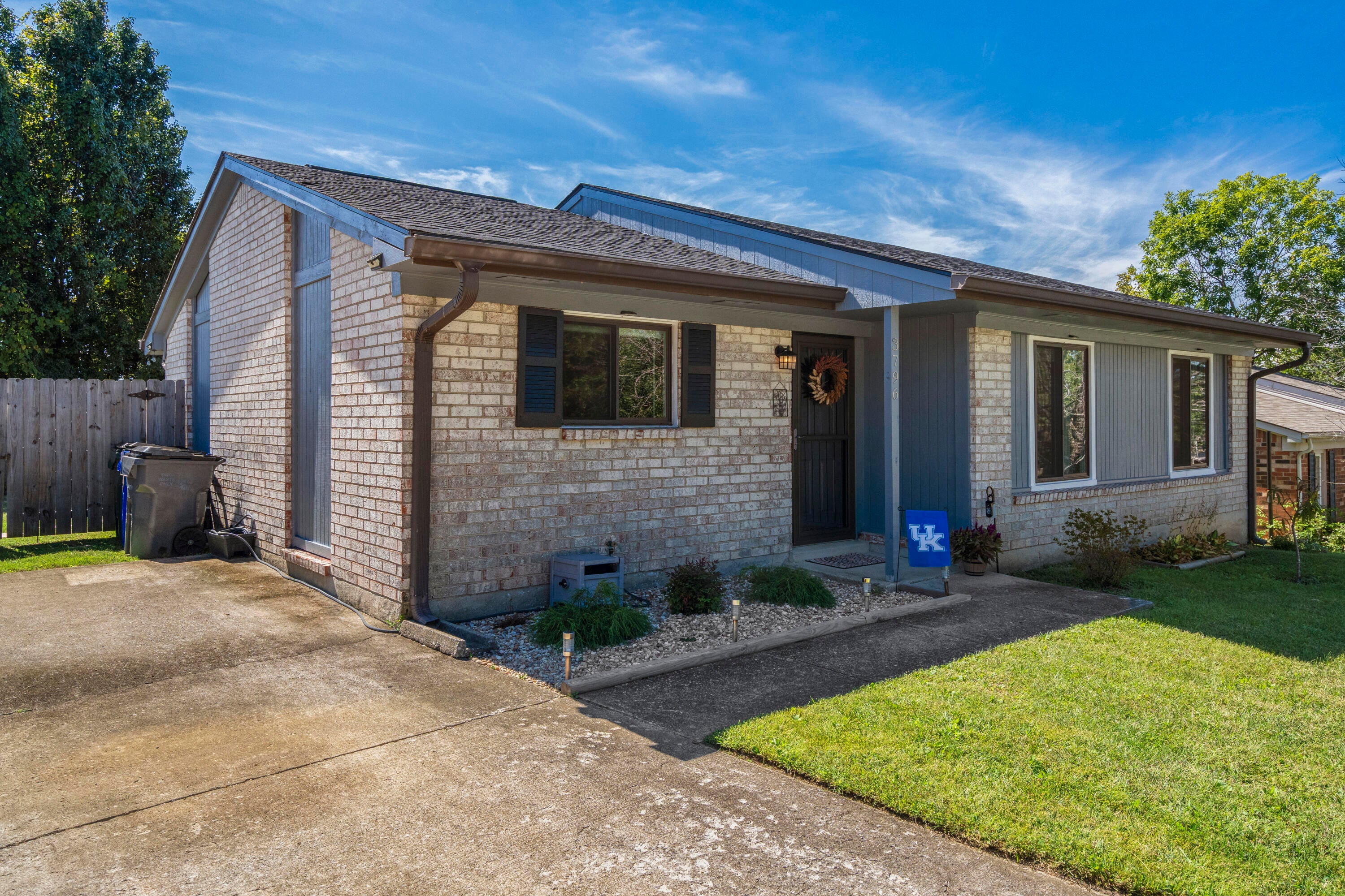 3796 Niagara Drive — photo