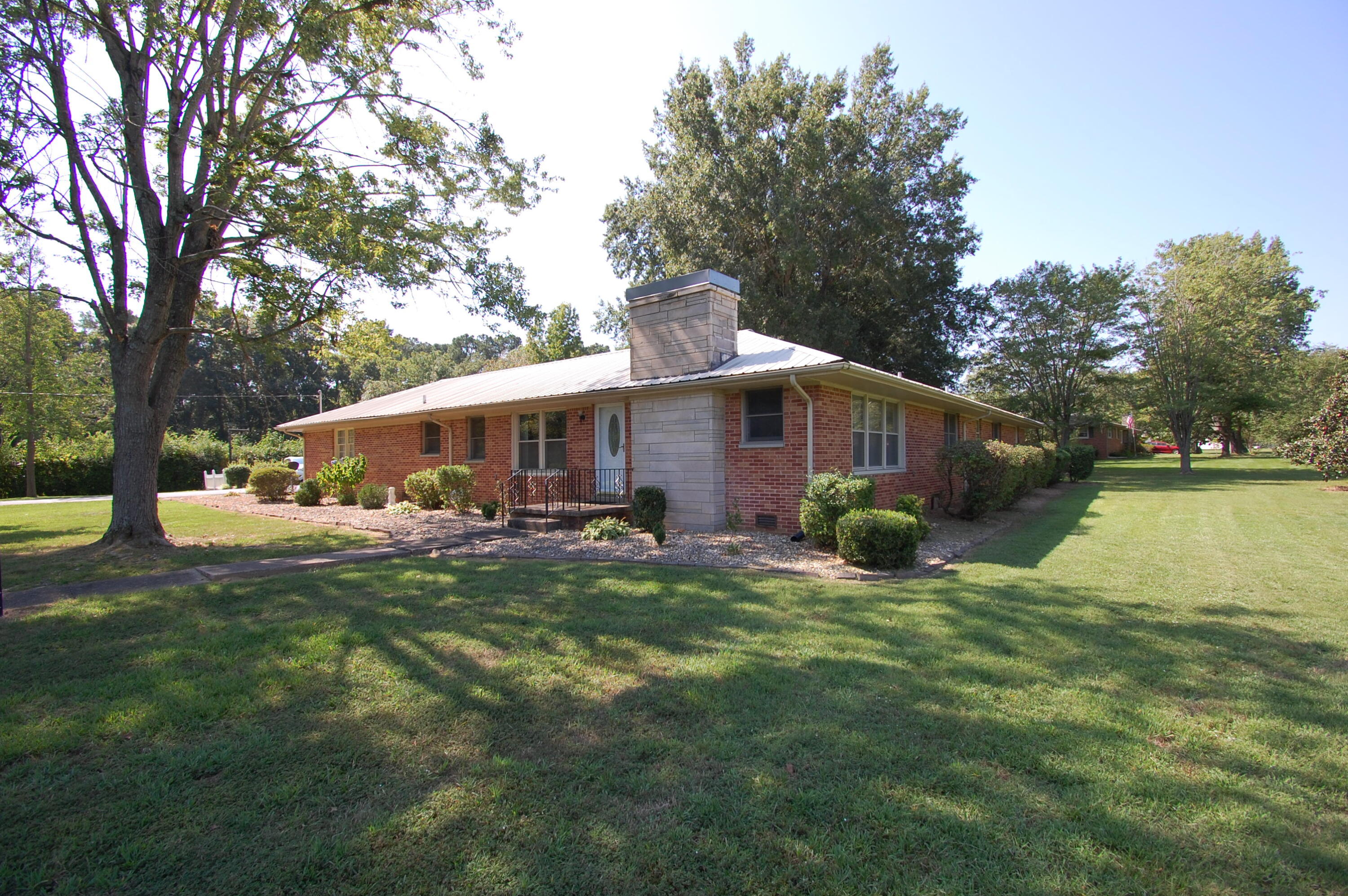 150 Maple Court — photo