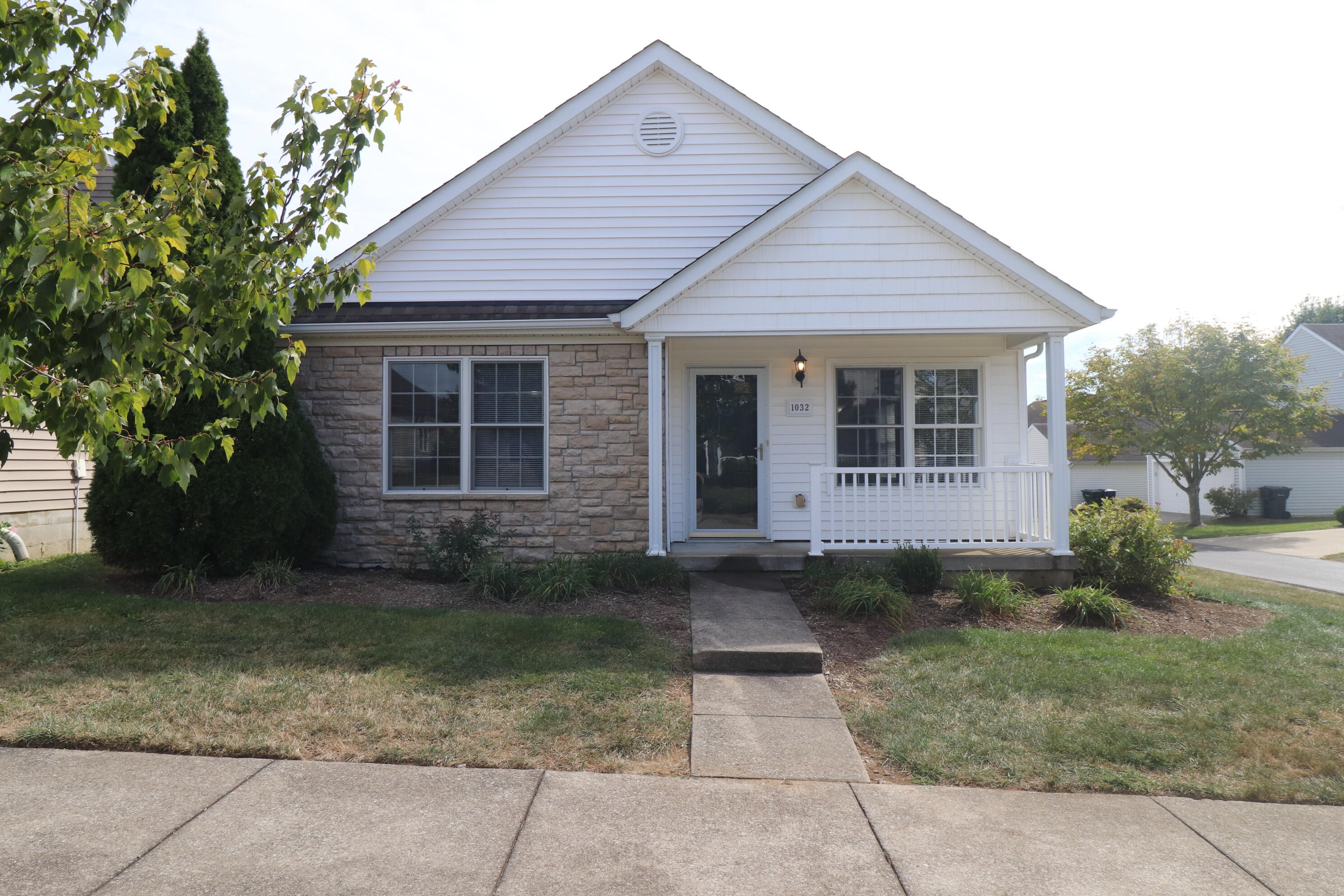 1032 Lemon Rue Way — photo