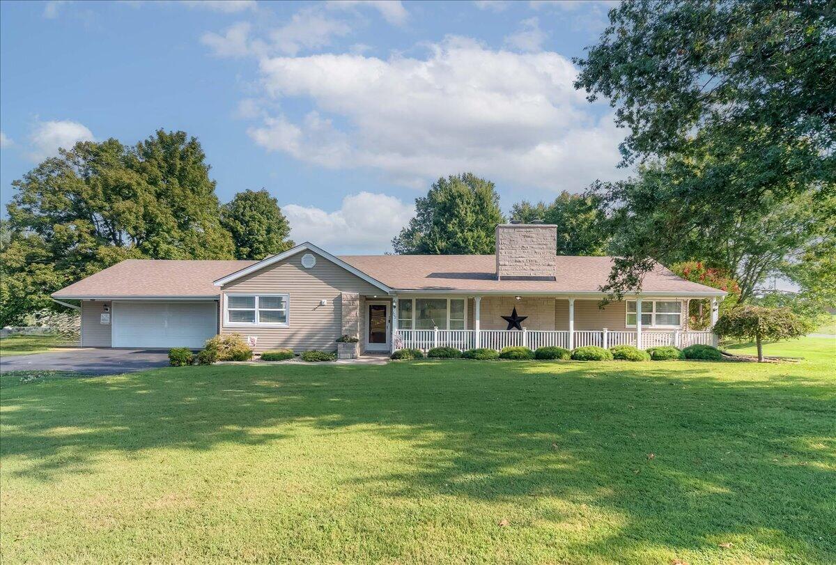 102 Maplewood Drive — photo