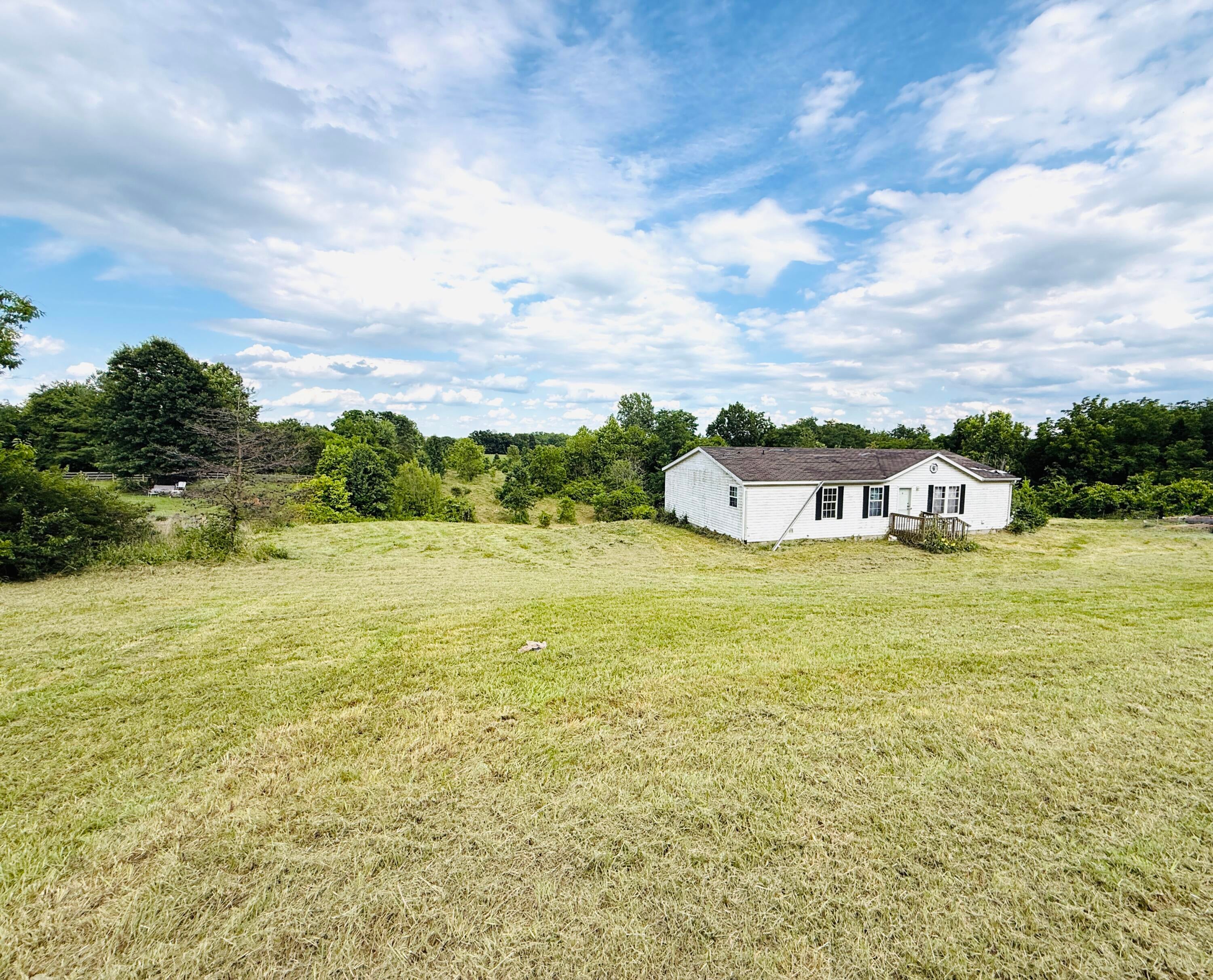 729 Oakland Lane — photo