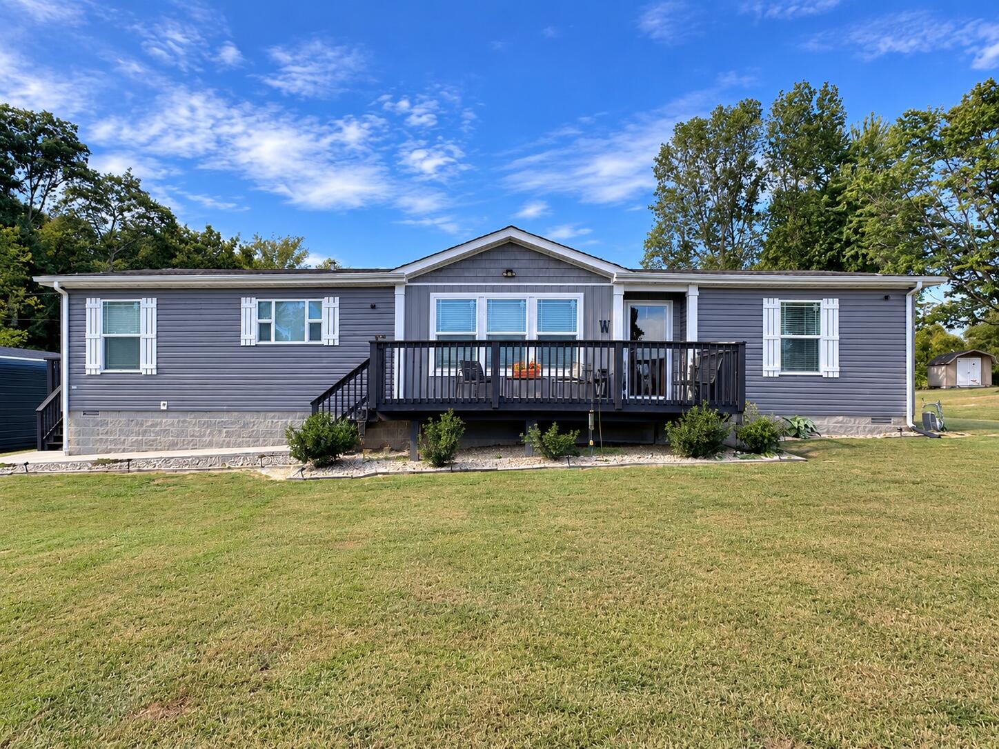 89 Sims Avenue — photo