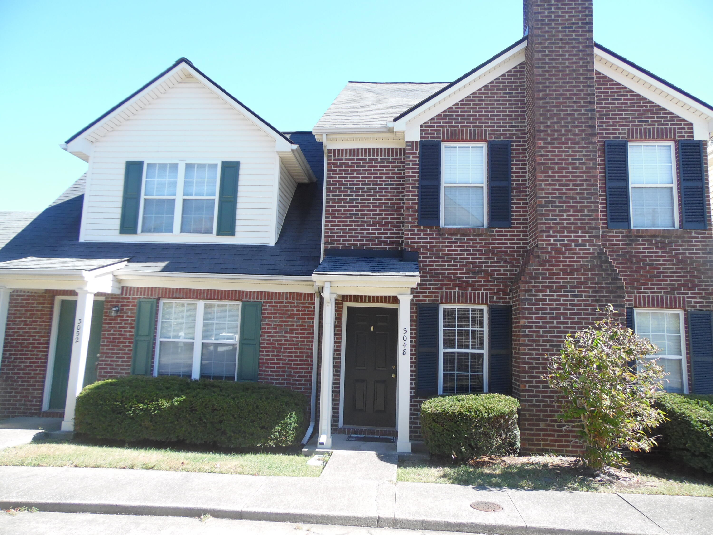 3048 Mapleleaf Park — photo