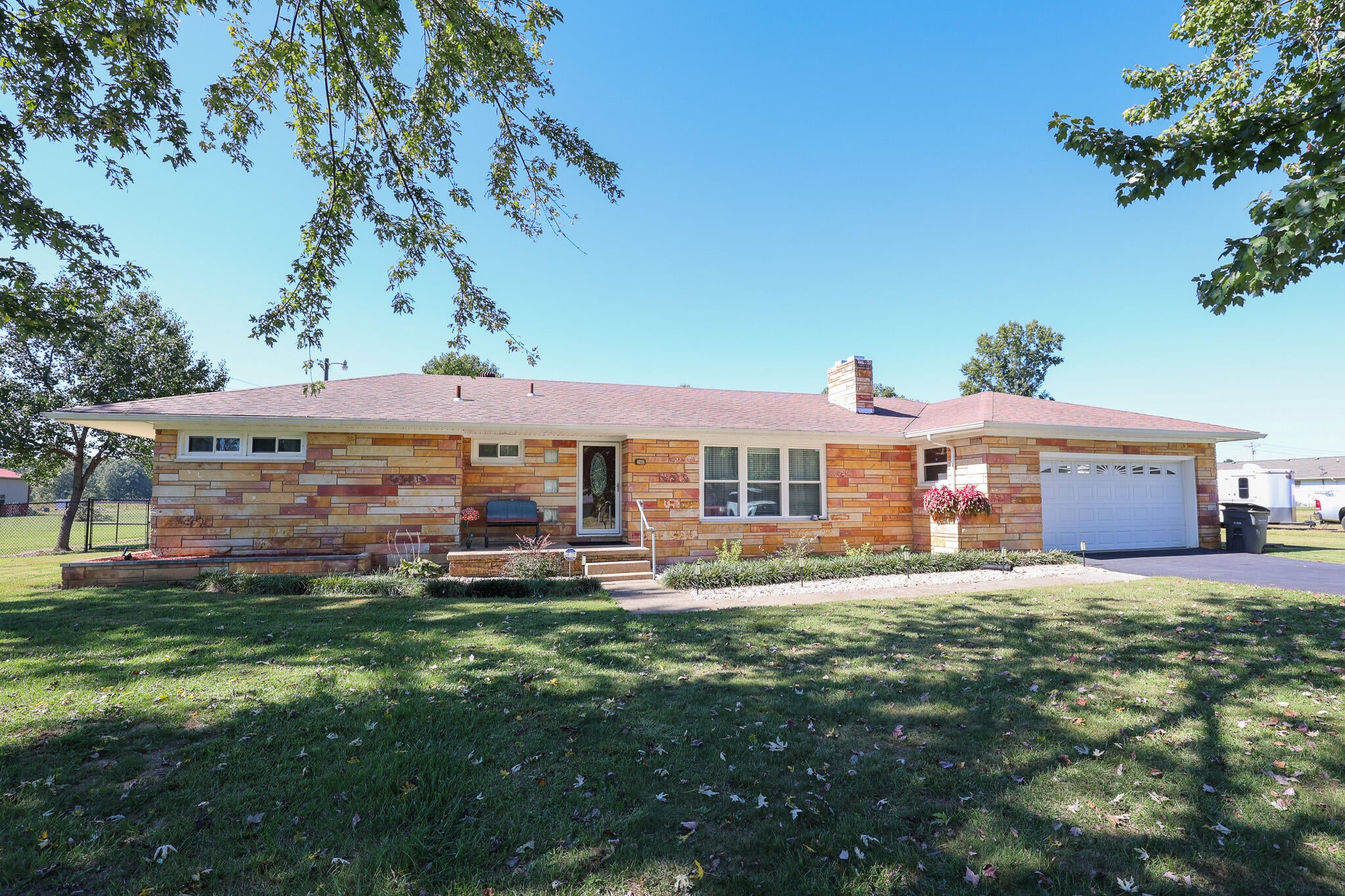 2145 Husband Road — photo