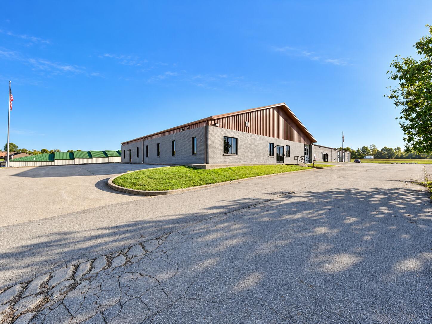 595 S Keeneland Drive — photo