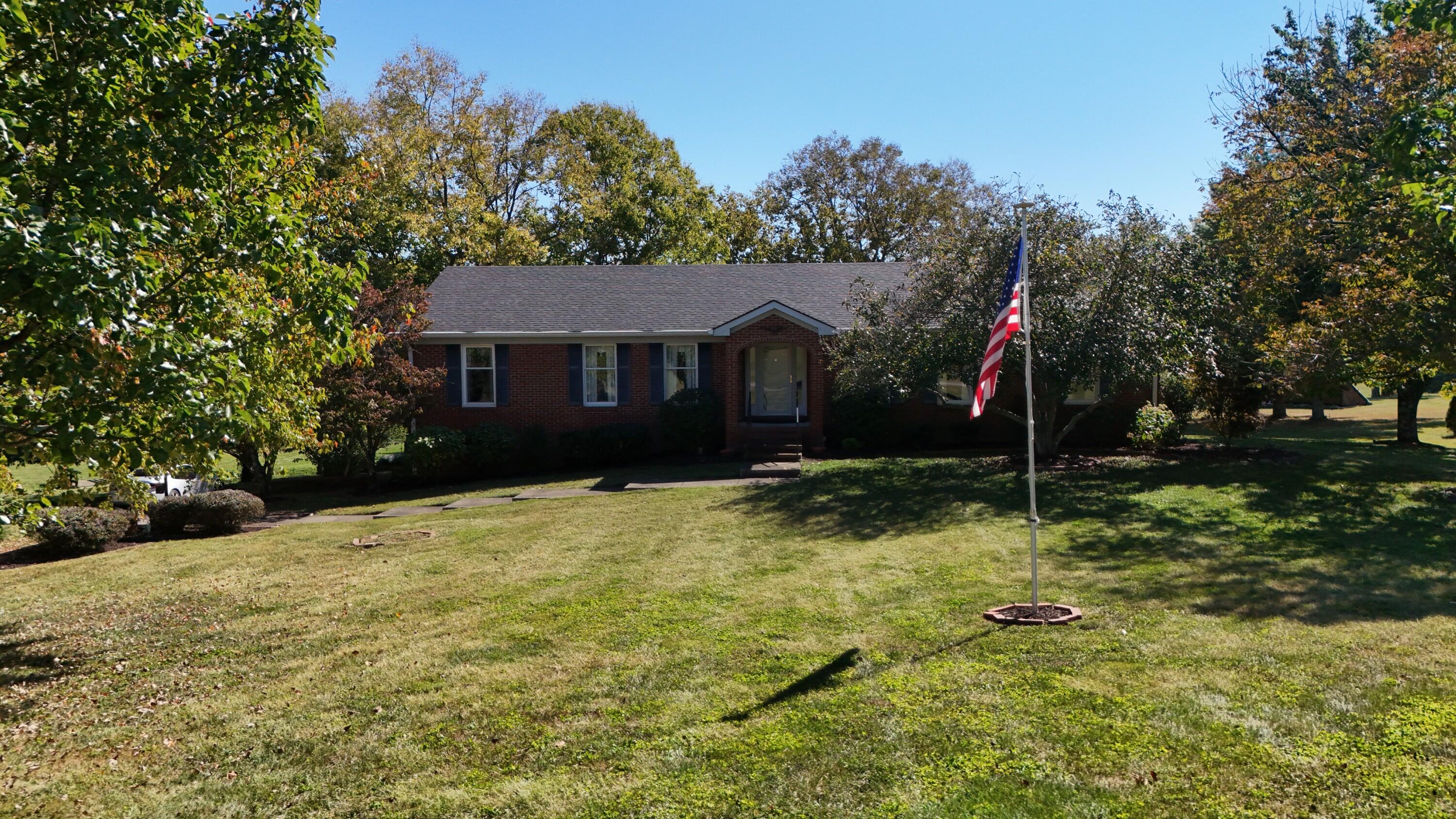 136 Lake Country Road — photo