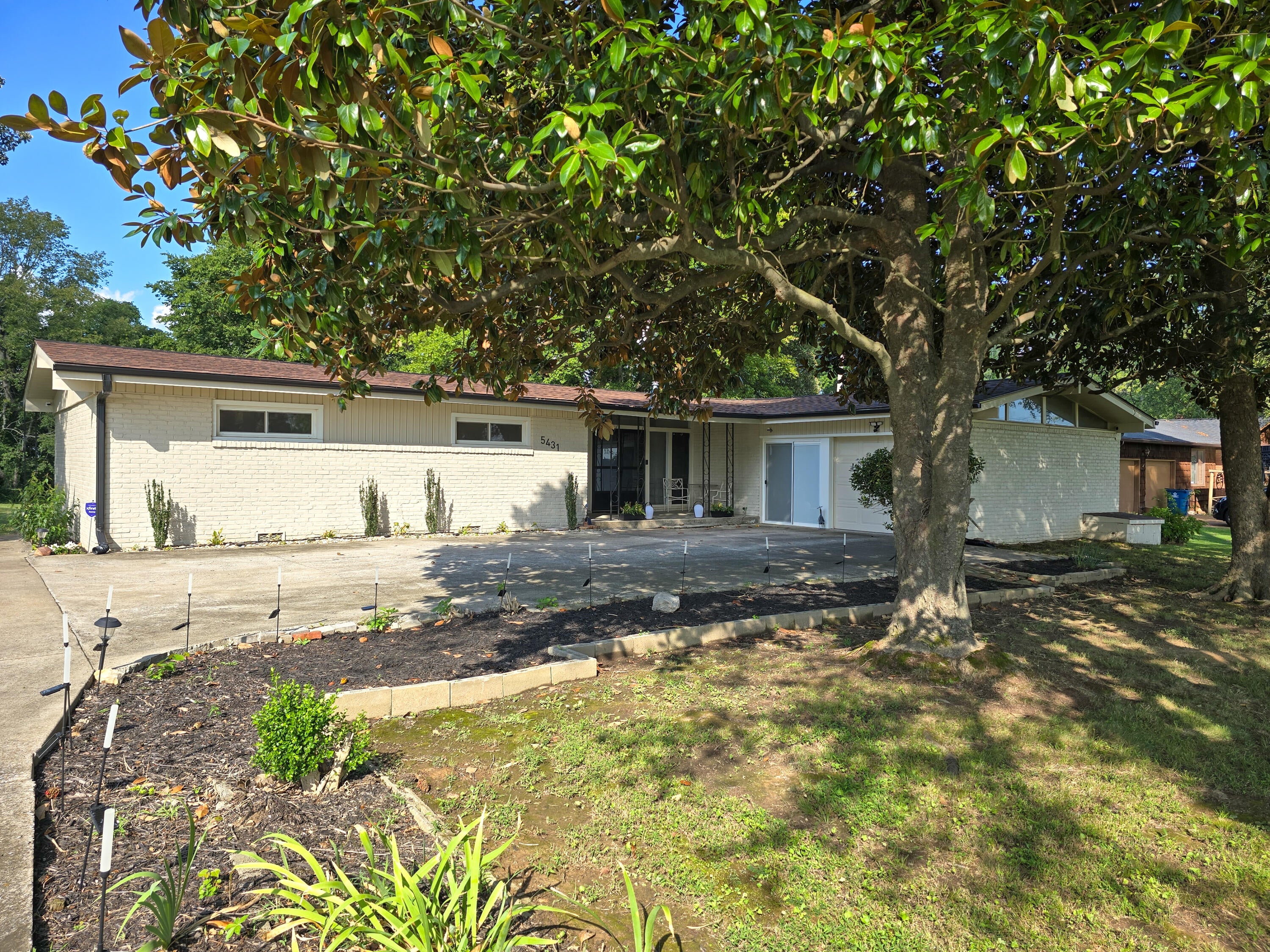 5431 Harris Road — photo