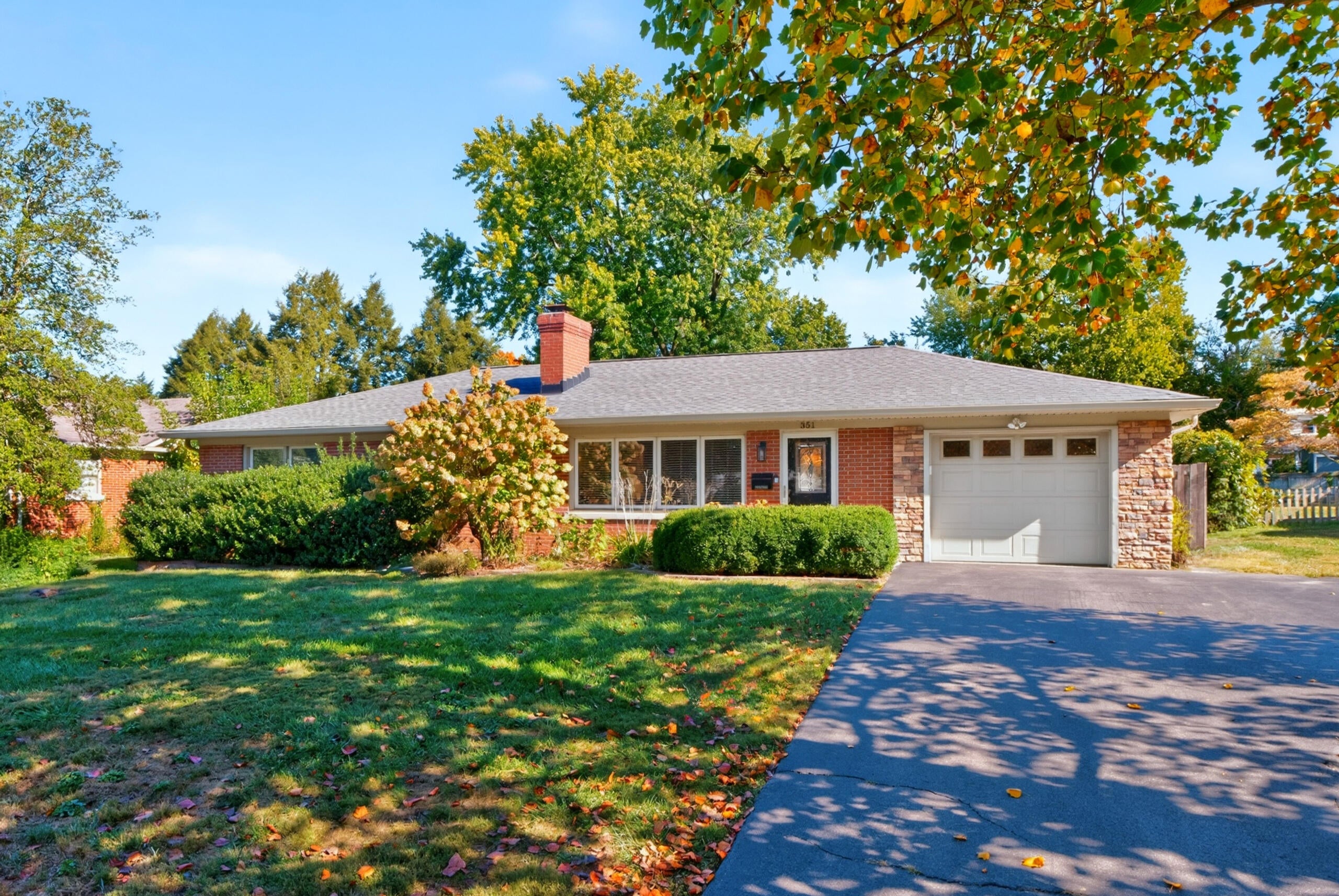 351 Greenbriar Road — photo