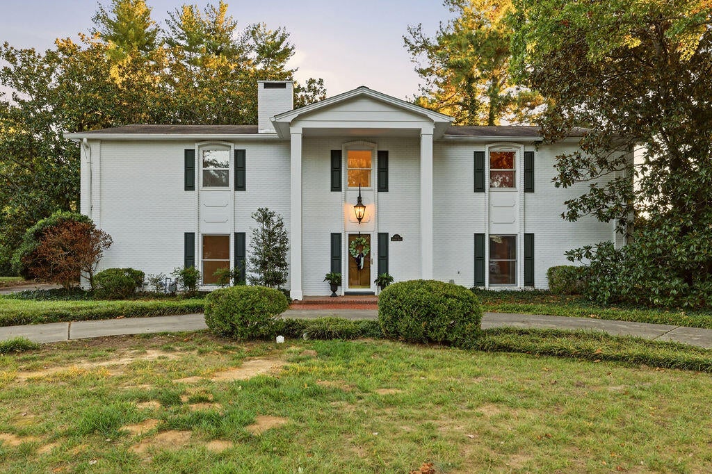1511 Chaucer Drive — photo