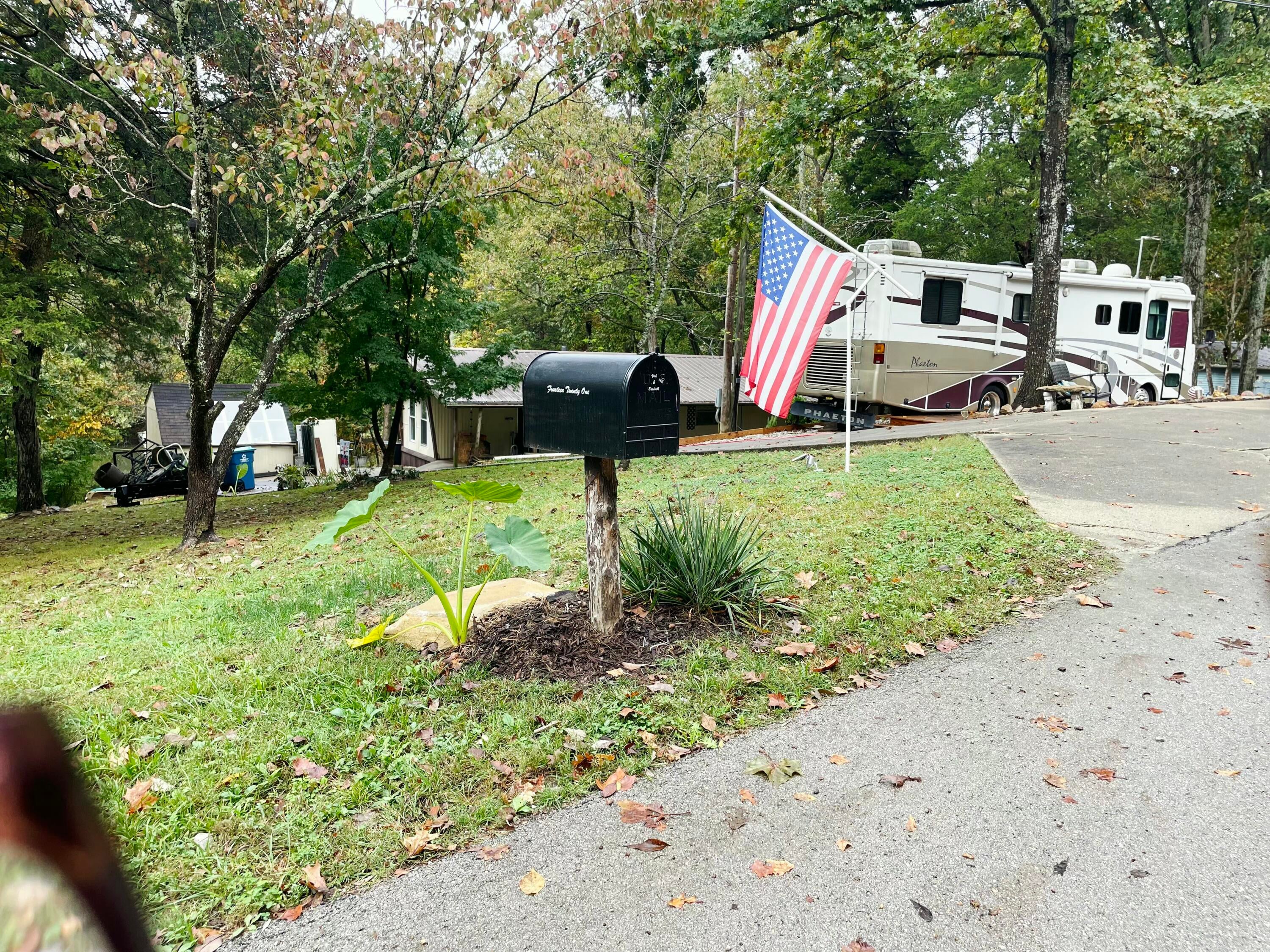1421 Beaver Lake Road — photo