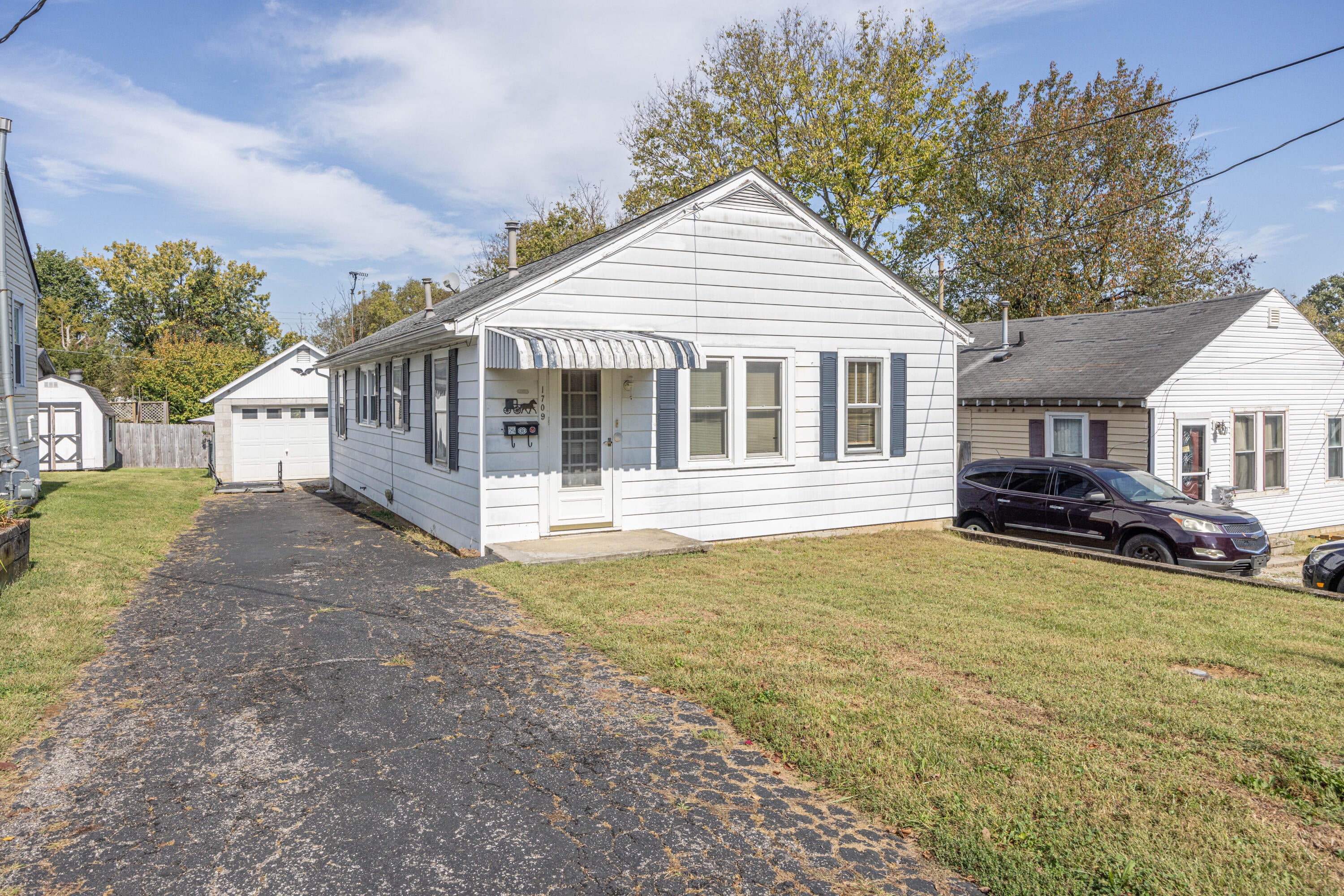 1709 Hinton Street — photo