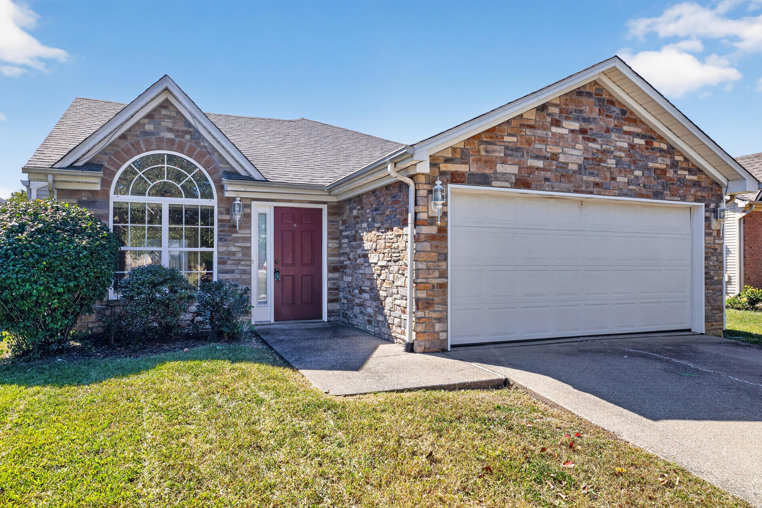 2708 Green Valley Court — photo