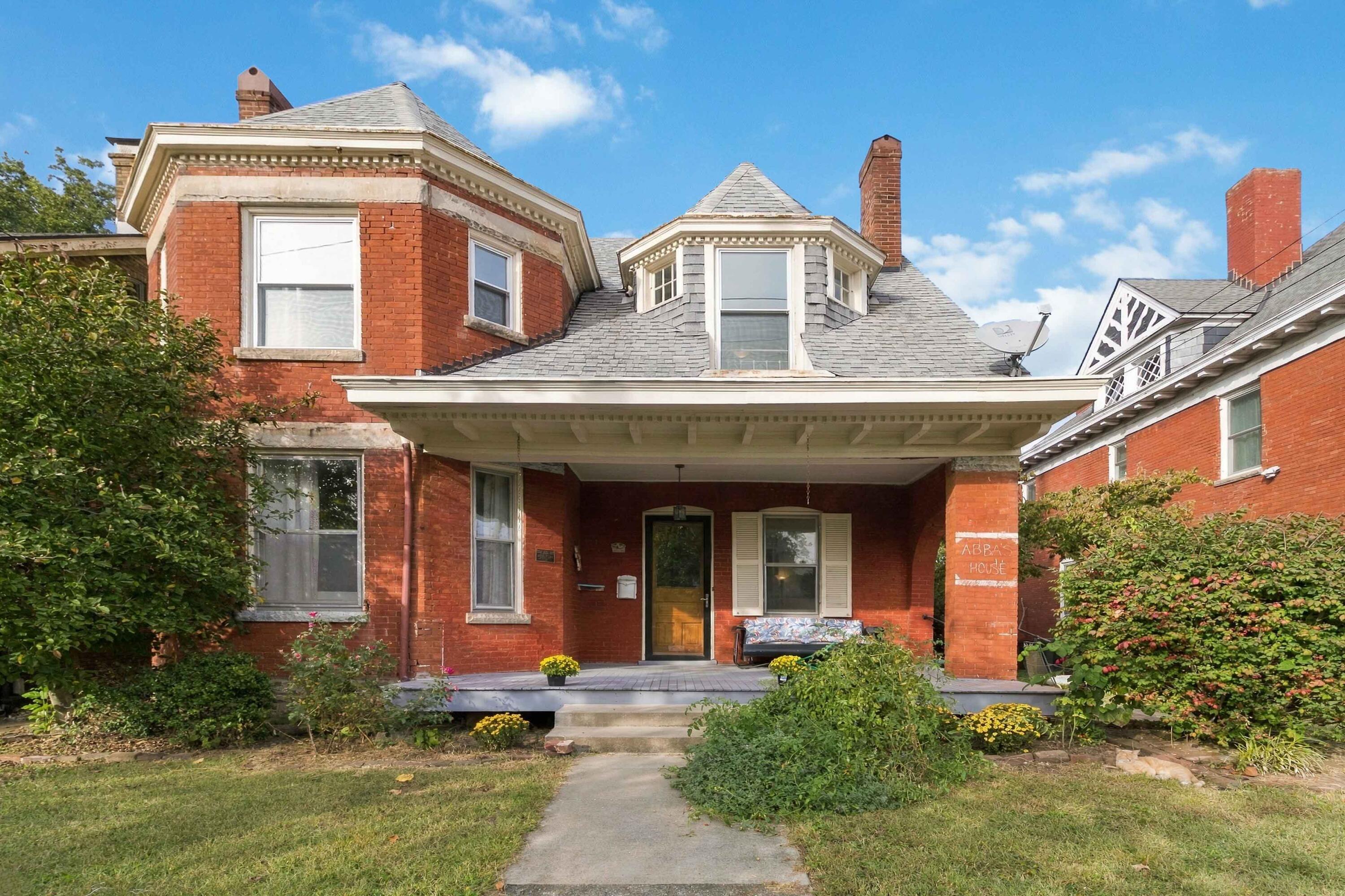 25 W Hickman Street — photo