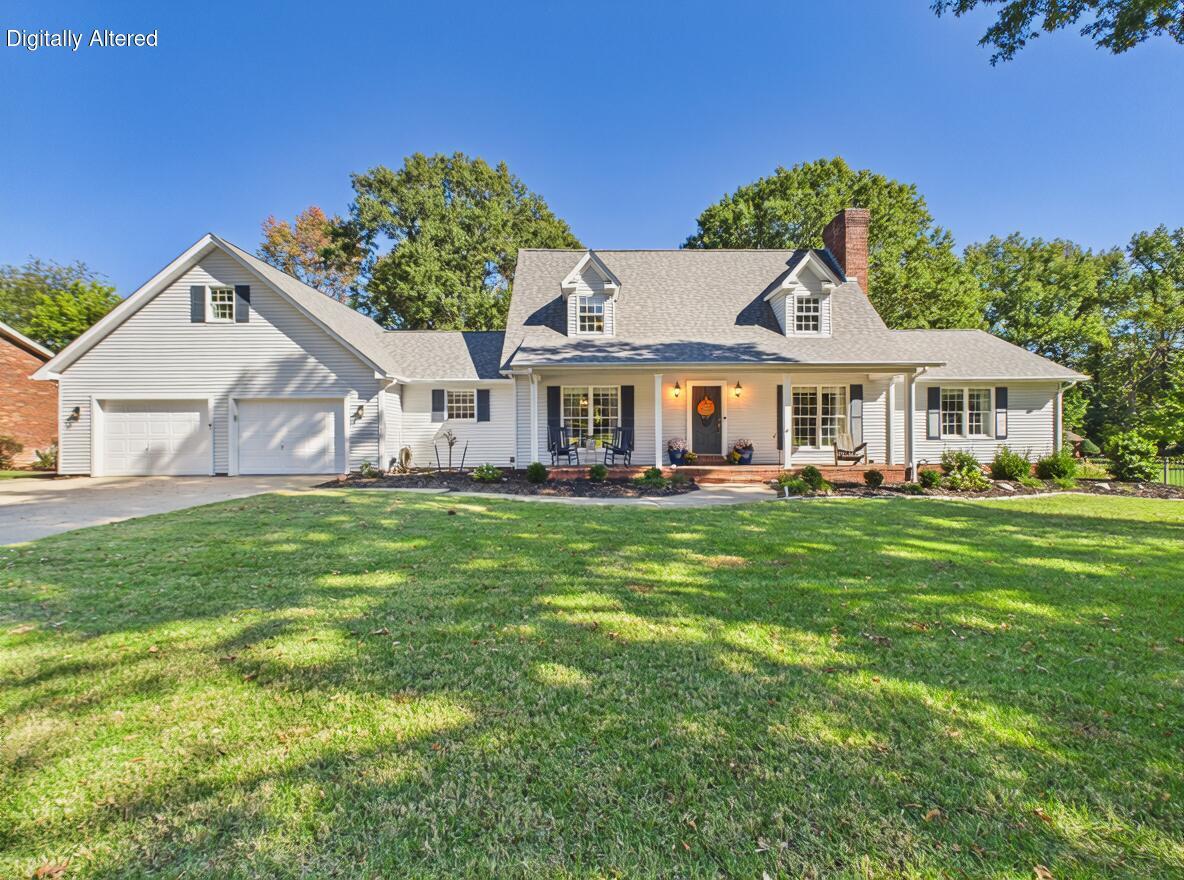1551 Canterbury Drive — photo