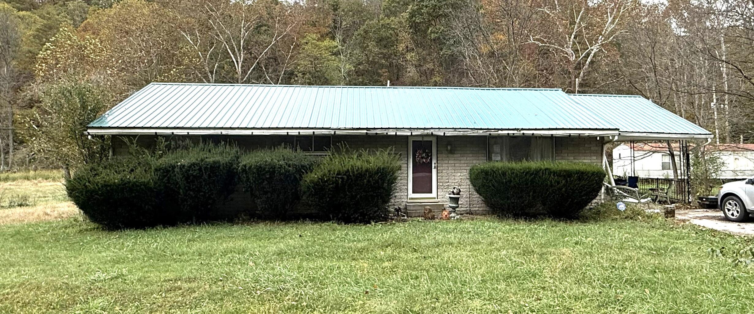 6830 US-60 — photo
