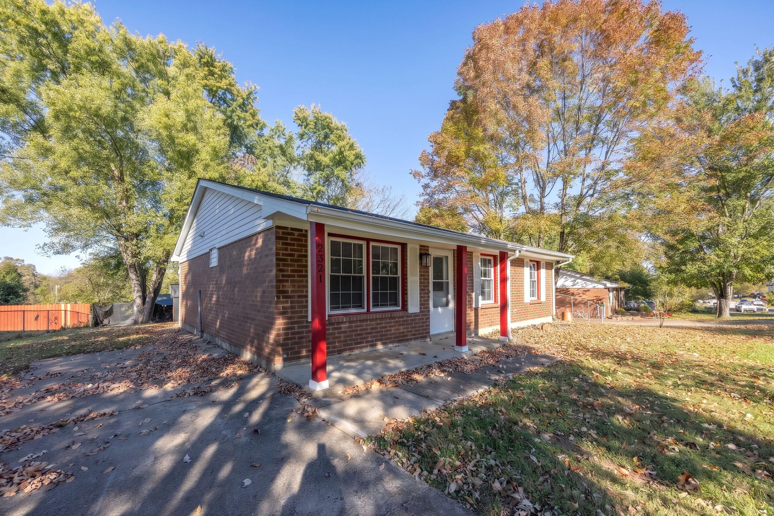 2321 Redbud Lane — photo