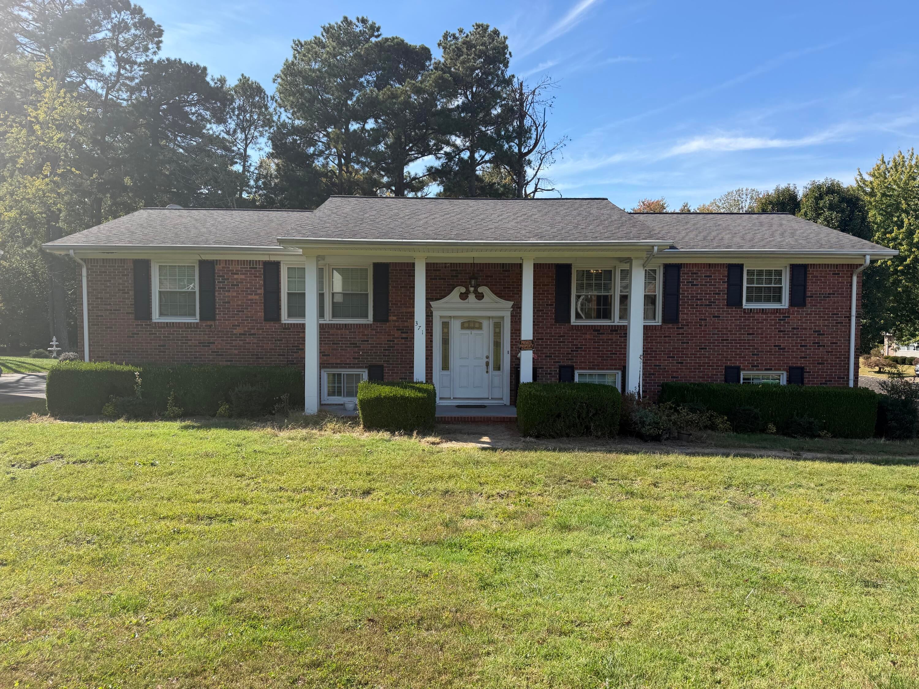 371 Oakcrest Drive — photo