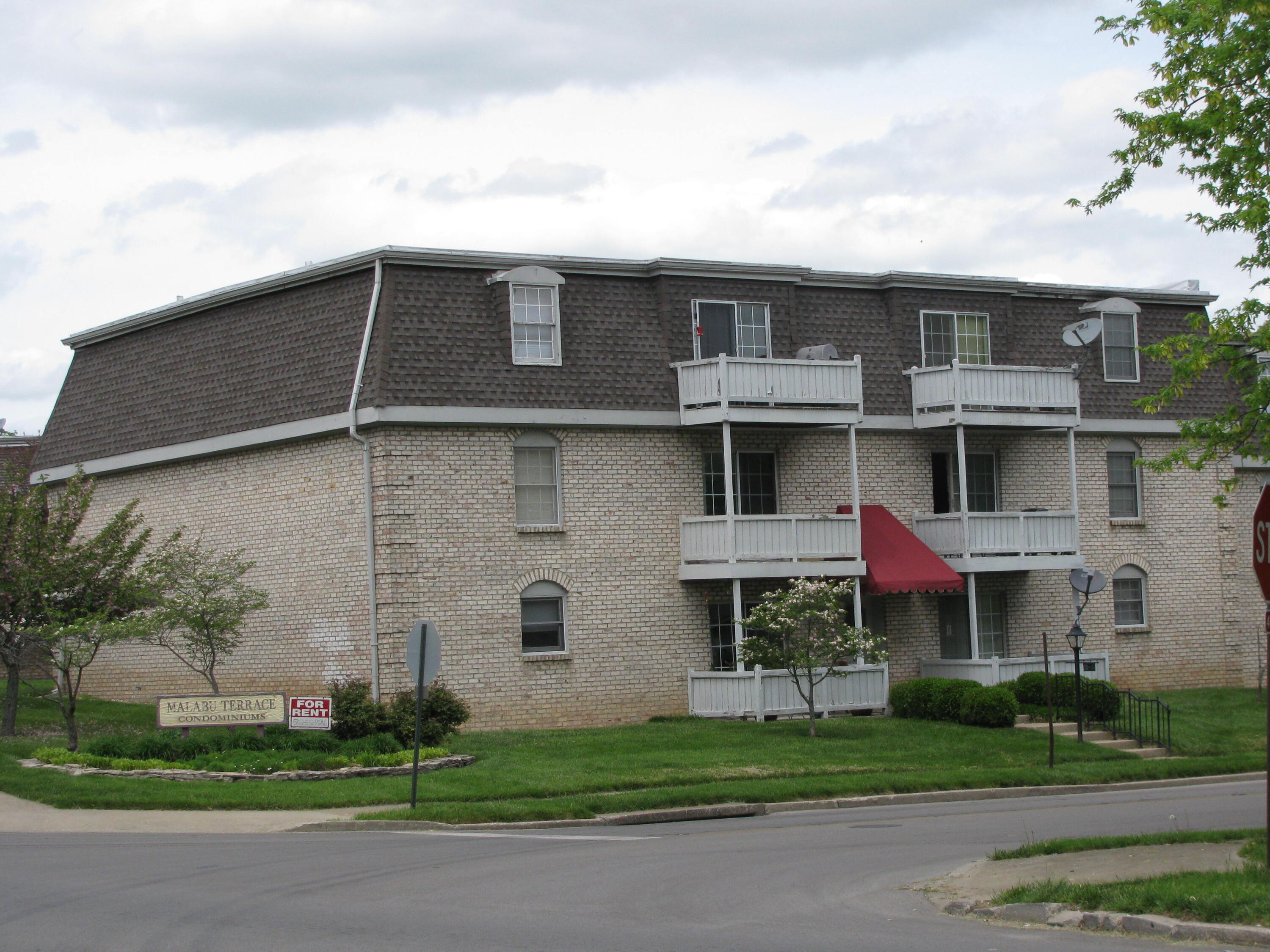 175 Malabu Drive 82 — photo