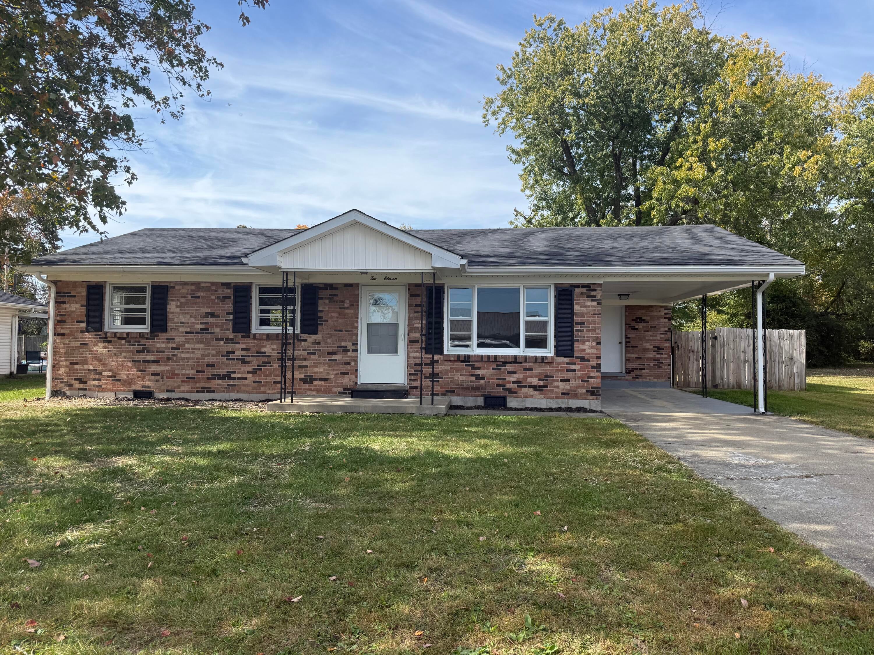 211 Laurel Drive — photo