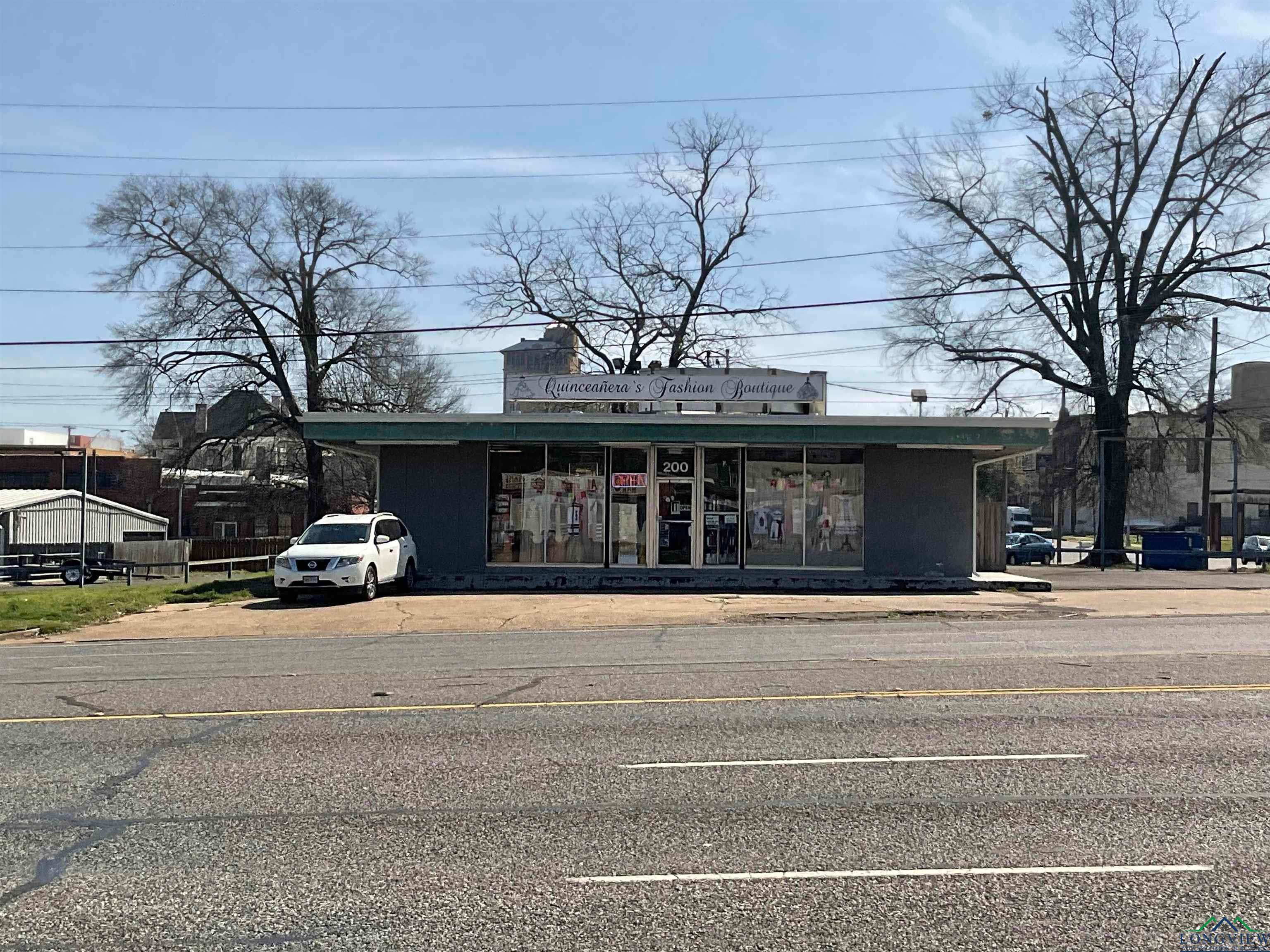 200 E Grand Ave — photo