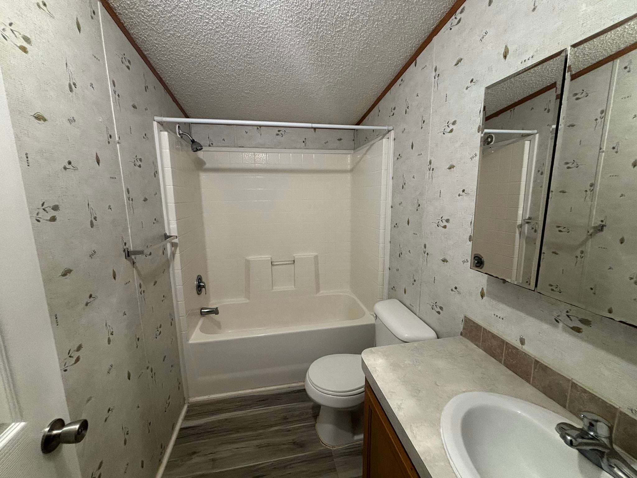 71 CR 2606 — photo