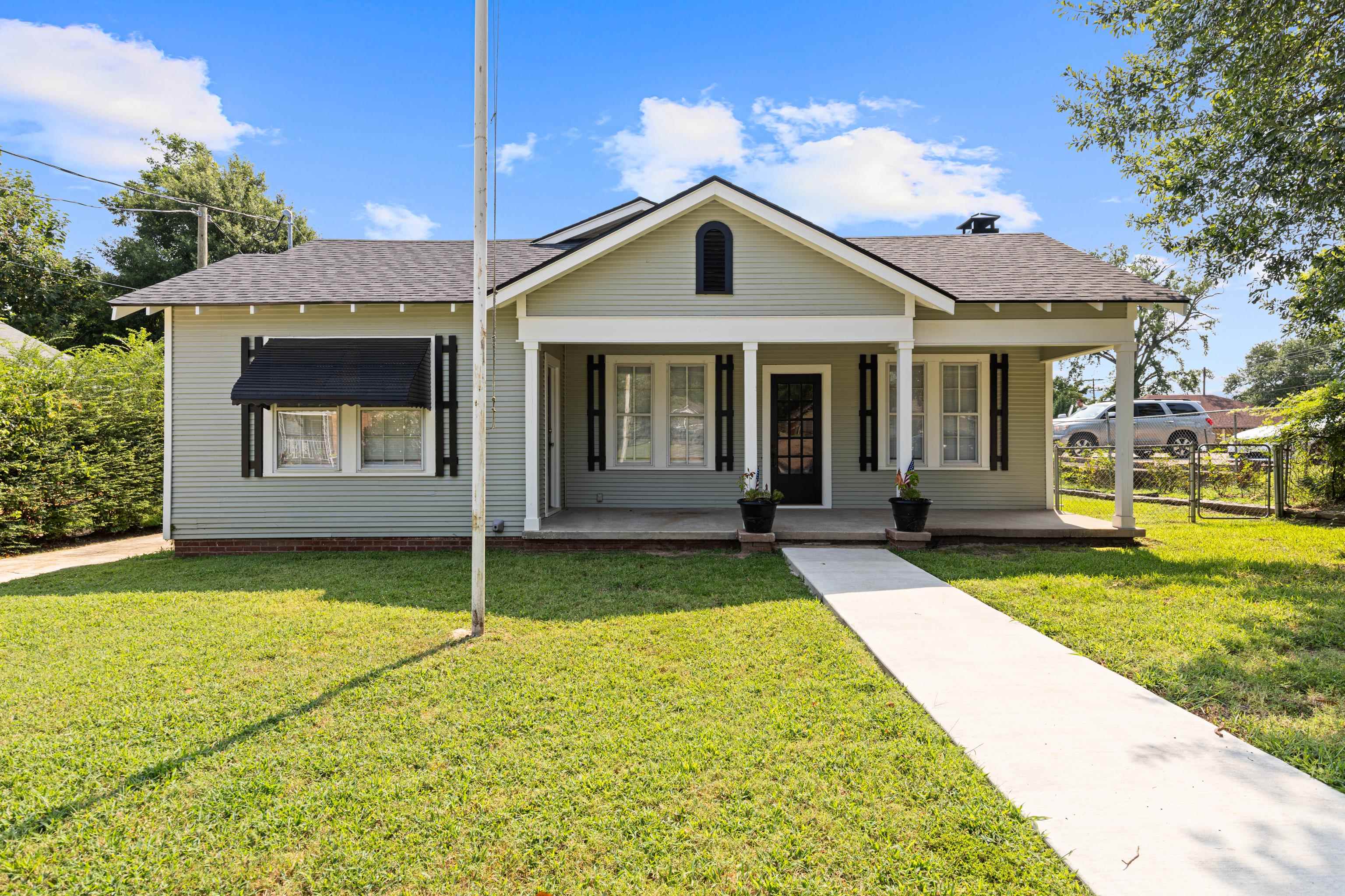 804 Laylon, Henderson, TX 75652 — photo 2