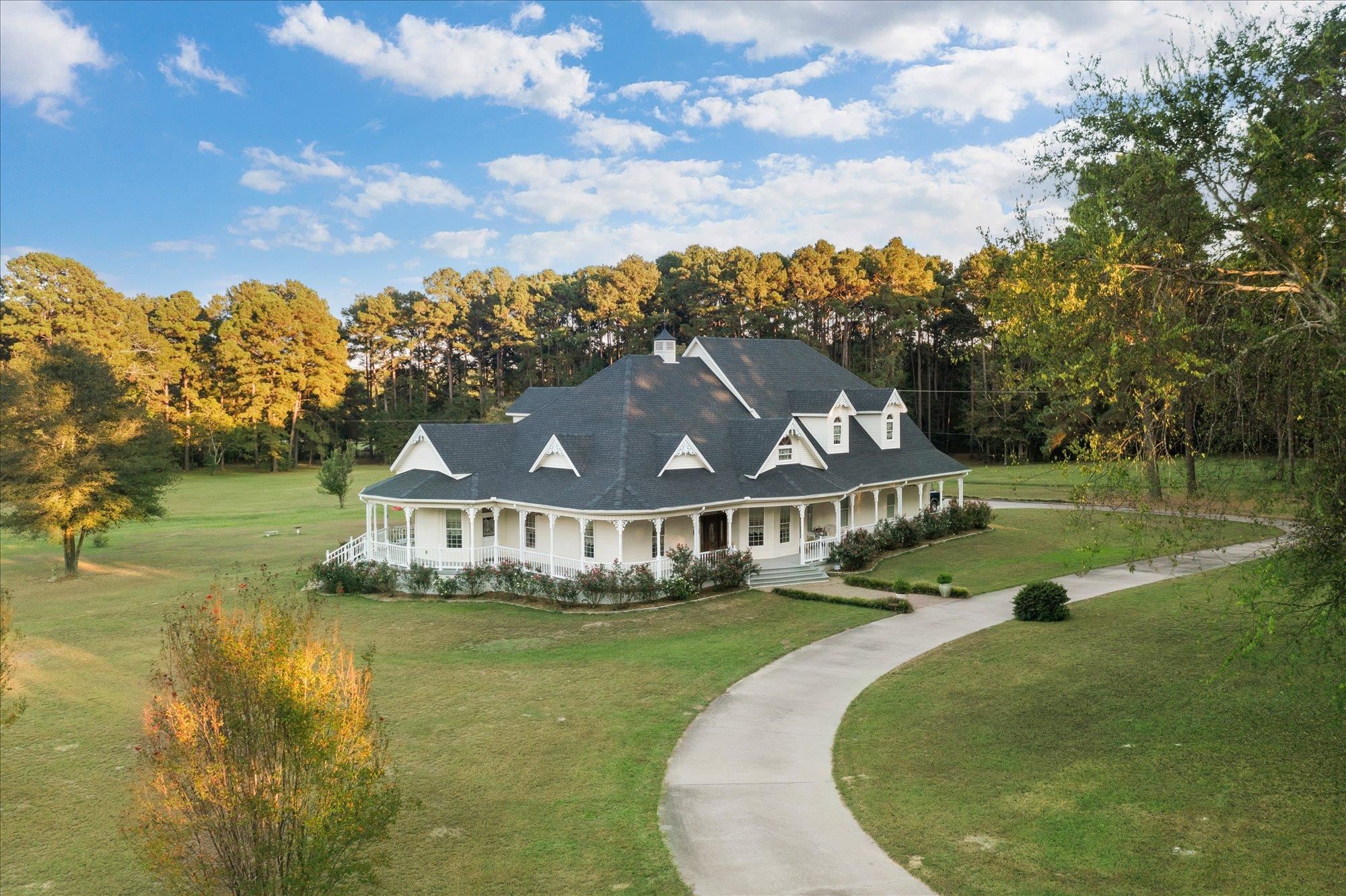 374 CR 104 — photo