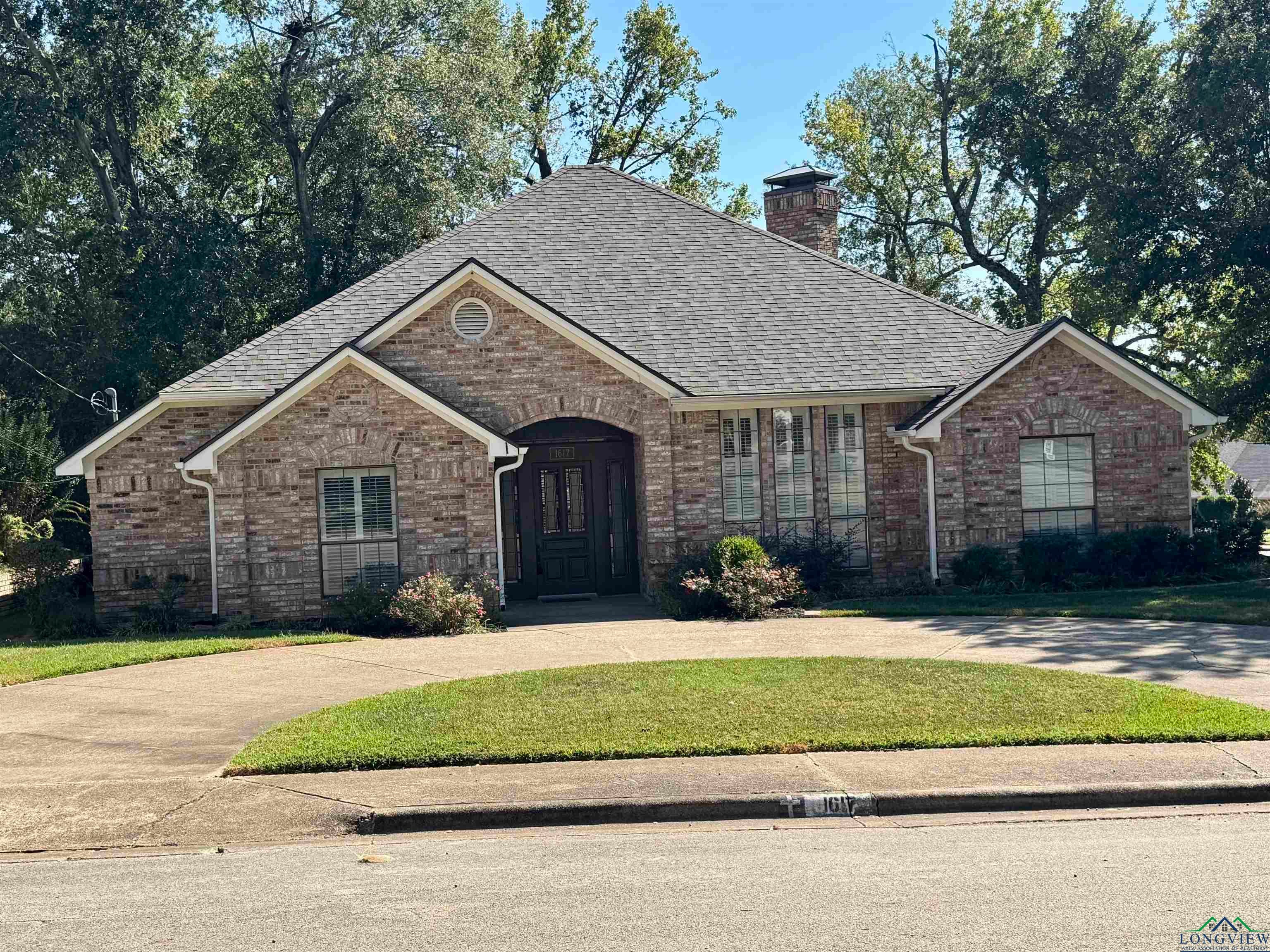 1617 McAllen — photo