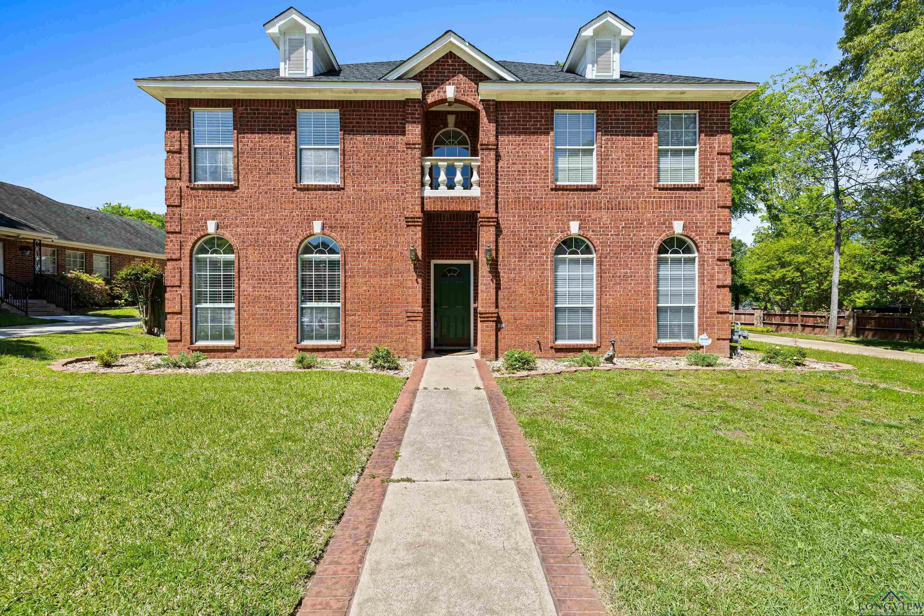 1203 Lesley Ln — photo
