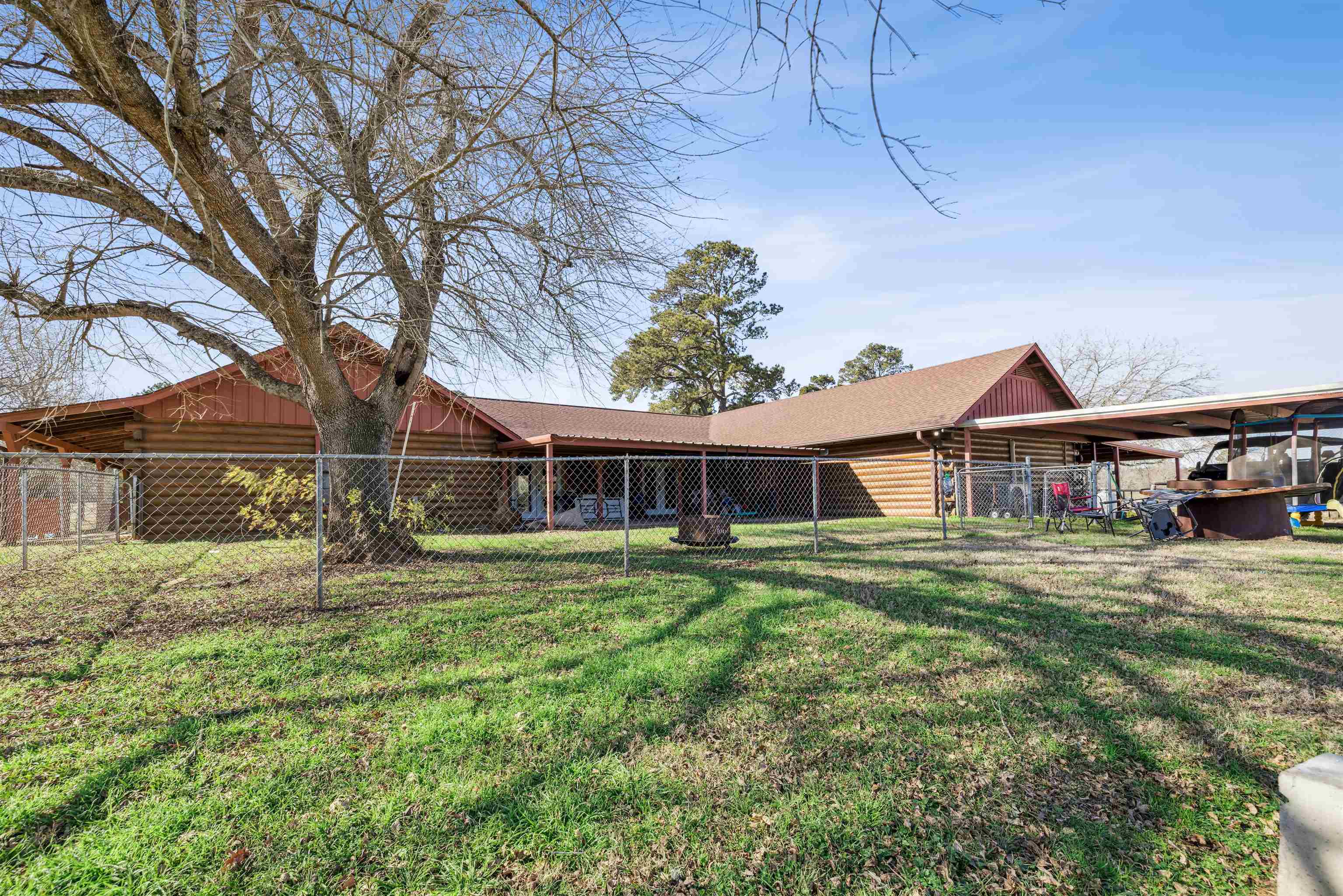 4215 Farm Market 138 — photo