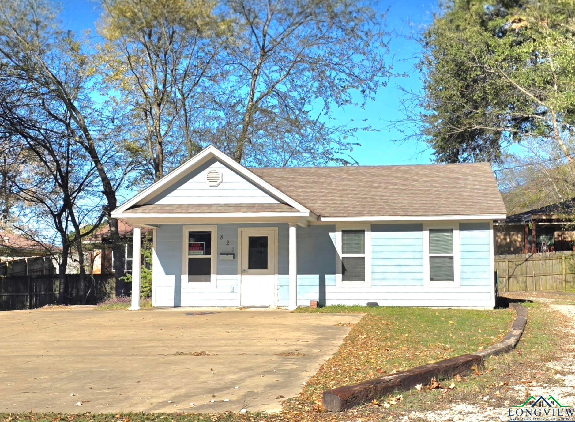 821 N Main St — photo