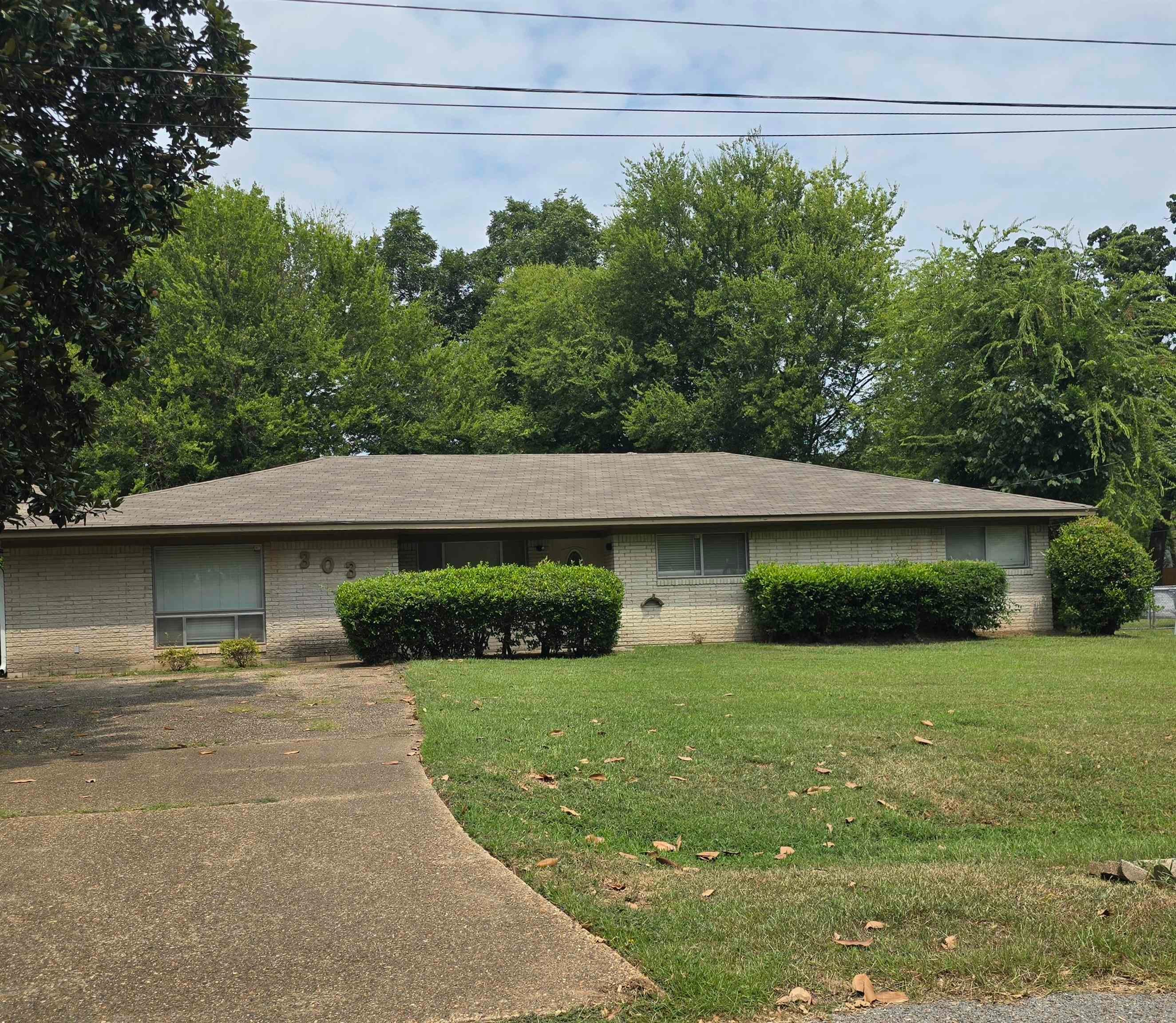 303 Evergreen St. — photo