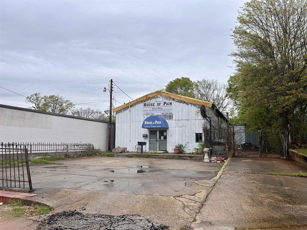 311 W Tyler — photo