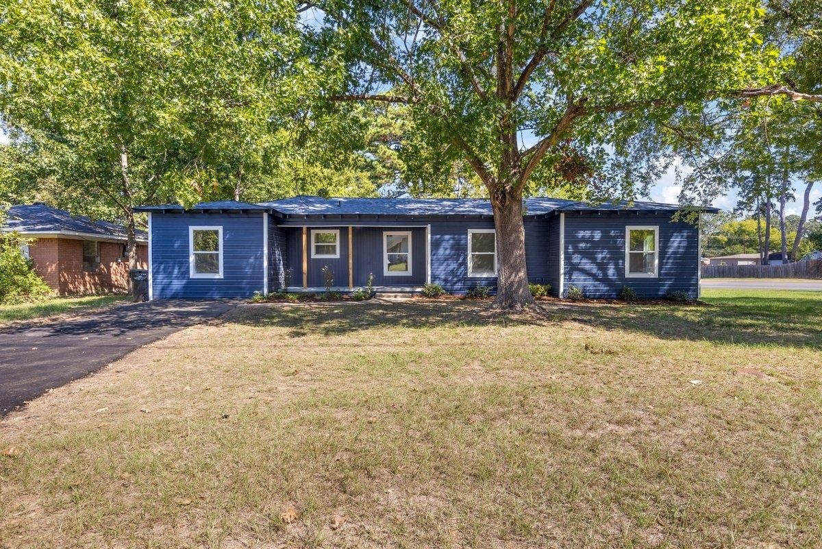 209 Doyle — photo
