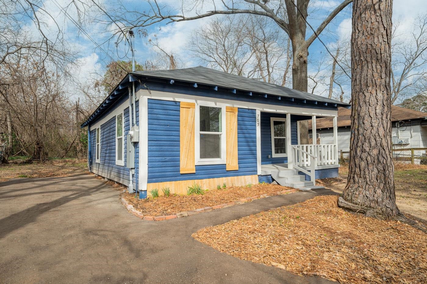 703 E Wright, Marshall, TX 75670 — photo 2